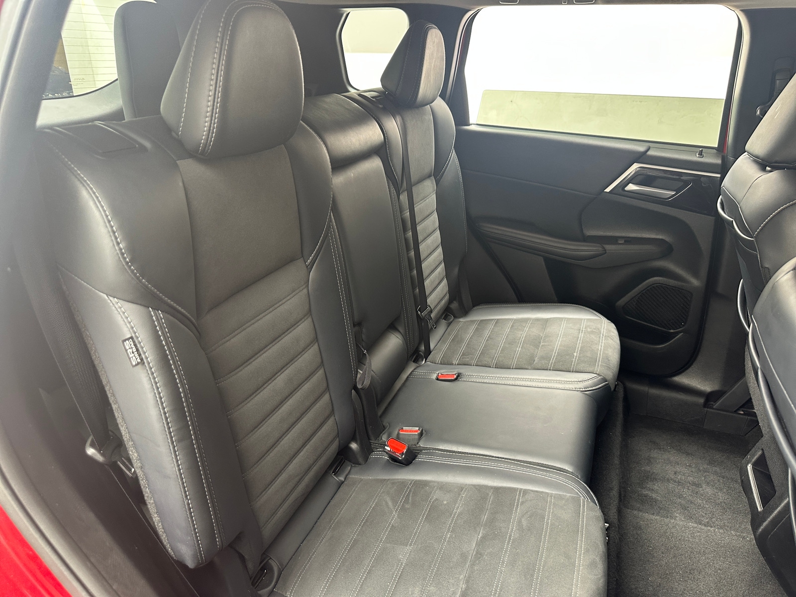 Thumbnail: 2024 Mitsubishi Outlander - 5