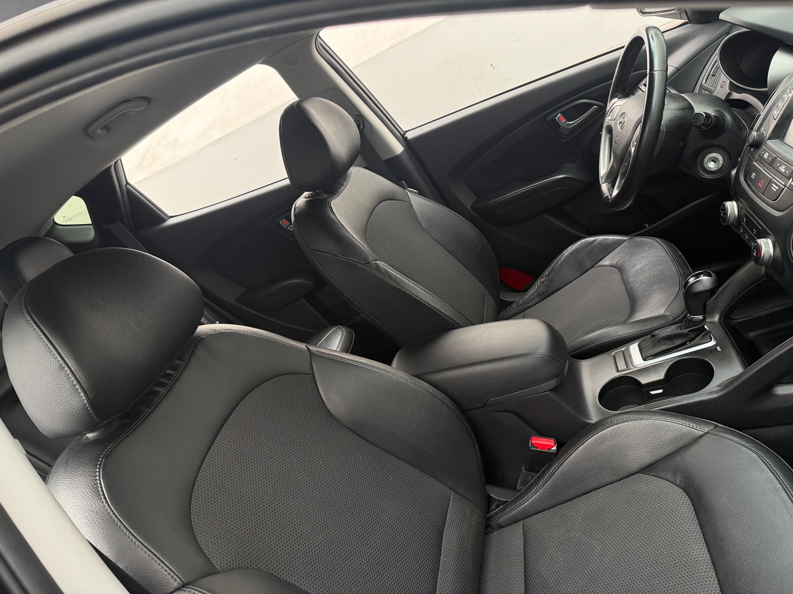 Thumbnail: 2015 Hyundai Tucson - 2
