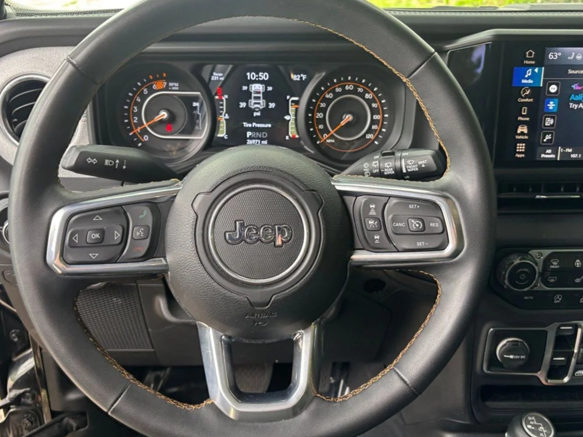 Thumbnail: 2025 Jeep Wrangler - 5