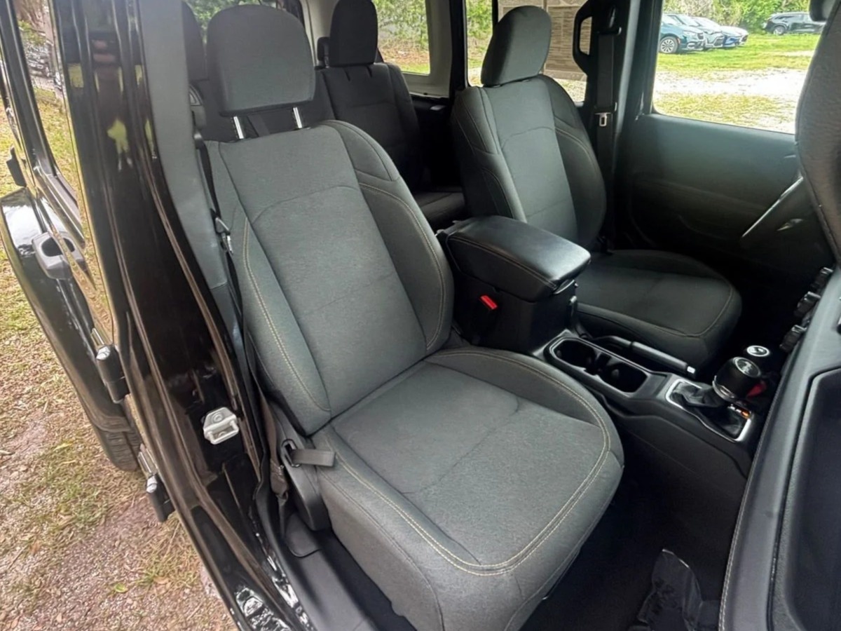 Thumbnail: 2025 Jeep Wrangler - 2