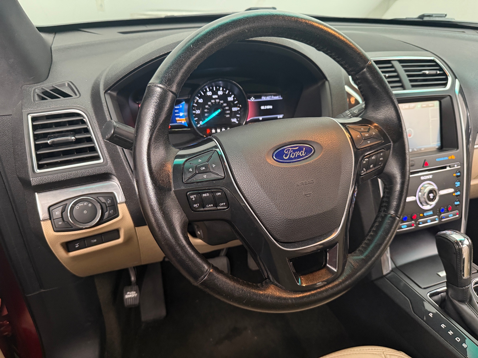 Thumbnail: 2016 Ford Explorer - 5