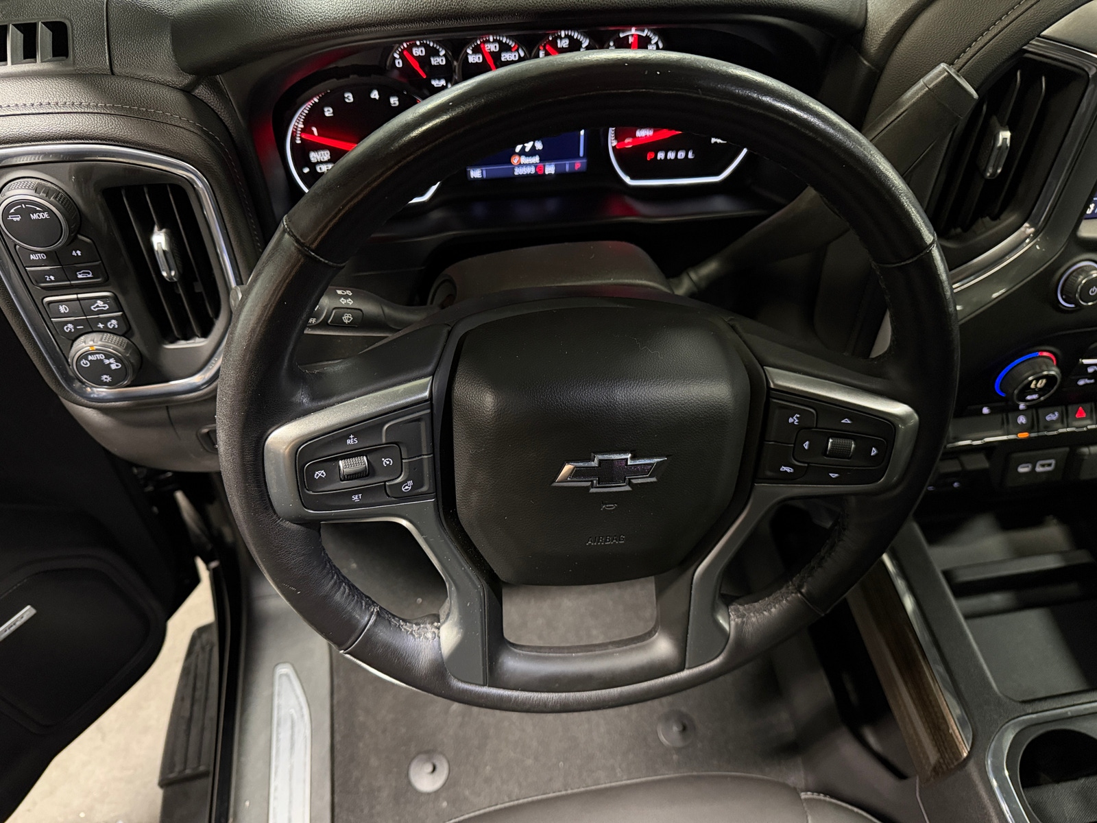 Thumbnail: 2021 Chevrolet Silverado 1500 - 4