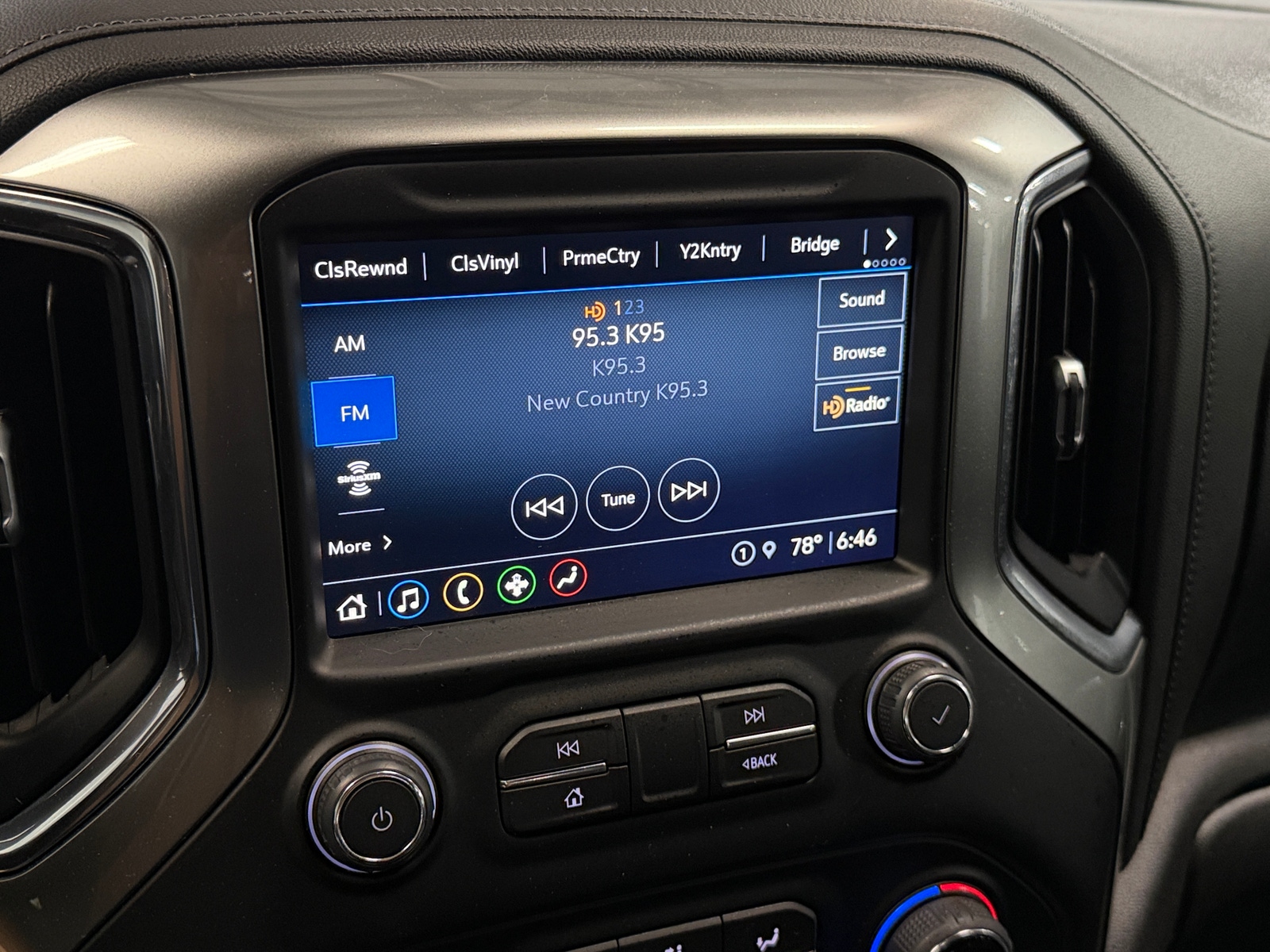 Thumbnail: 2021 Chevrolet Silverado 1500 - 3