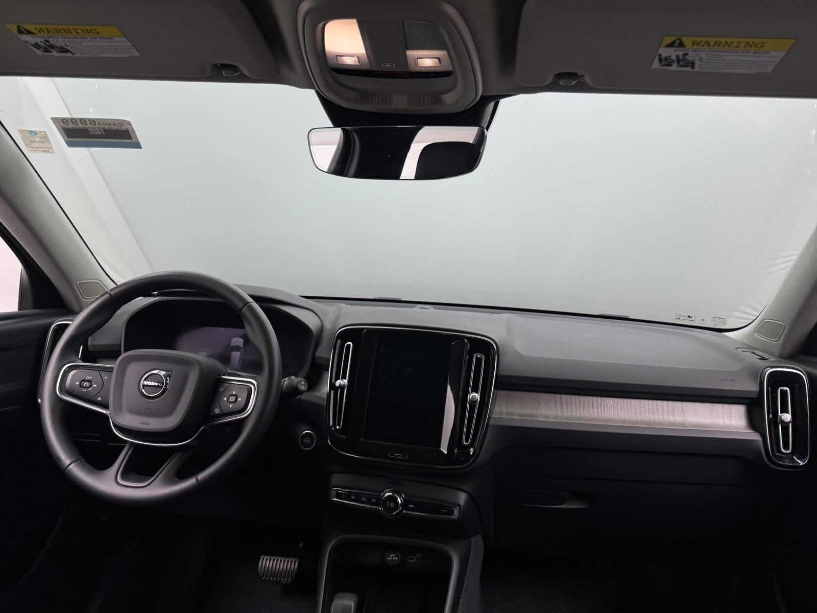 Thumbnail: 2024 Volvo XC40 - 2