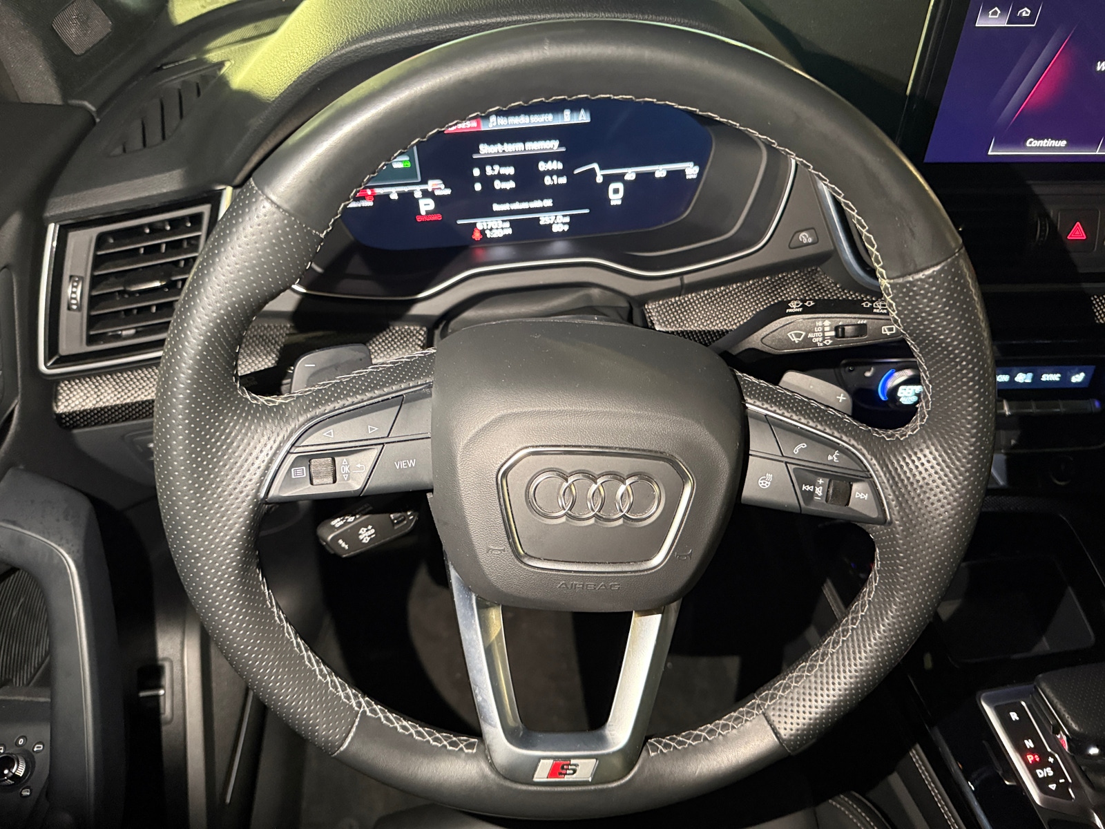 Thumbnail: 2023 Audi SQ5 - 4