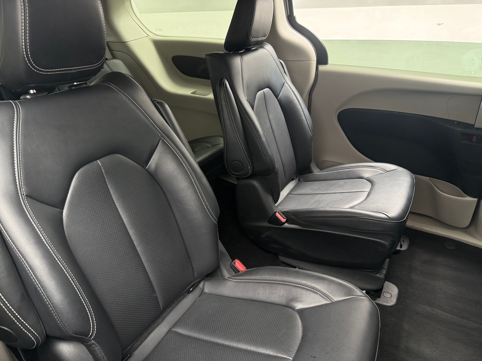 Thumbnail: 2024 Chrysler Pacifica - 5