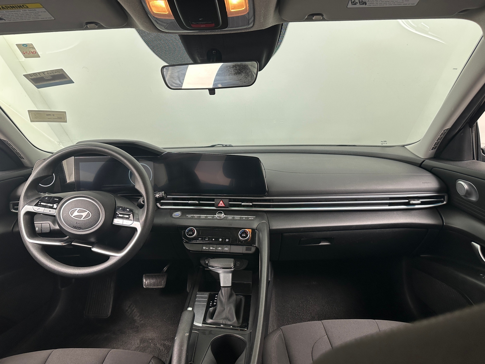 Thumbnail: 2024 Hyundai Elantra - 3