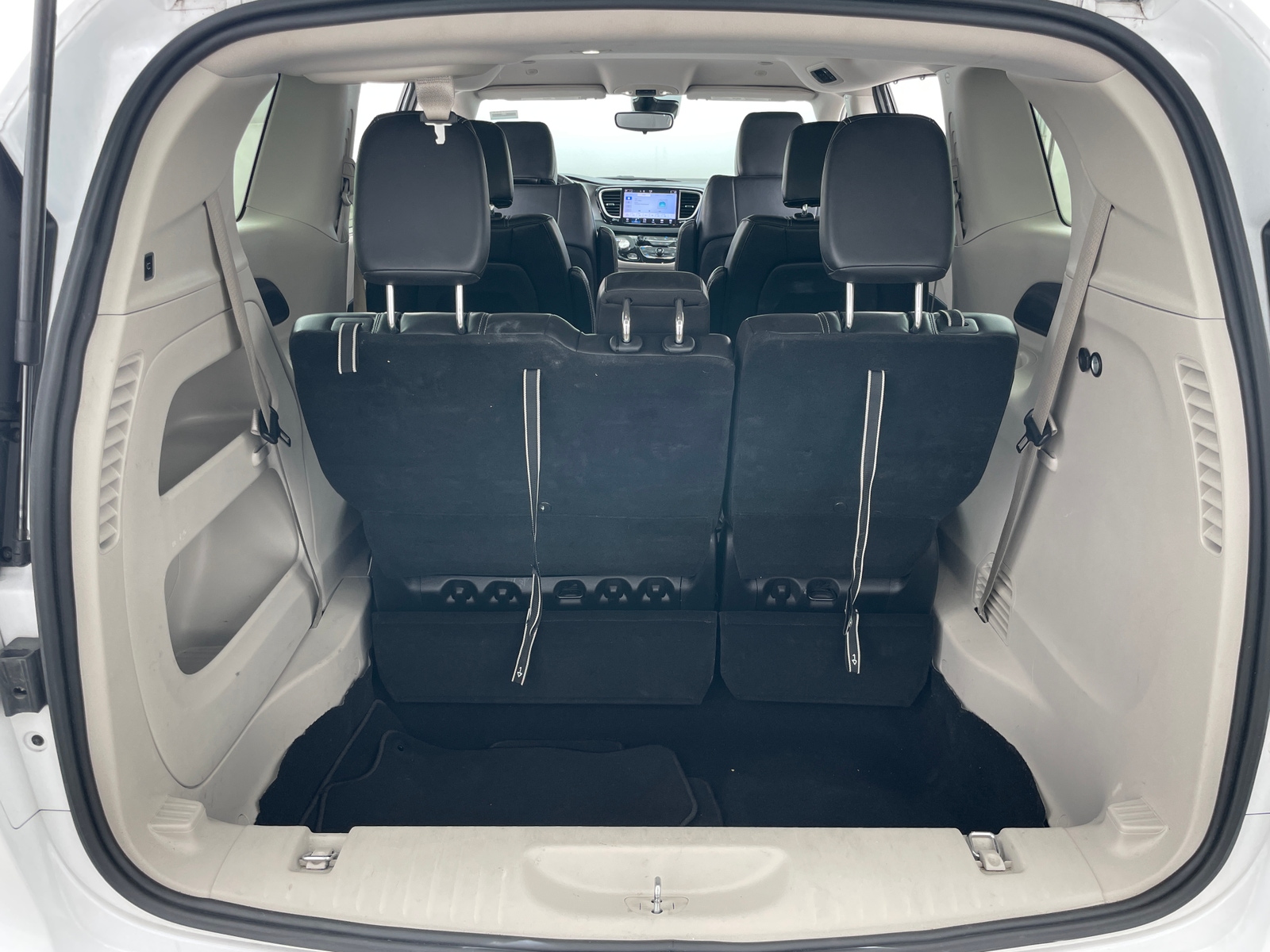 Thumbnail: 2024 Chrysler Pacifica - 6