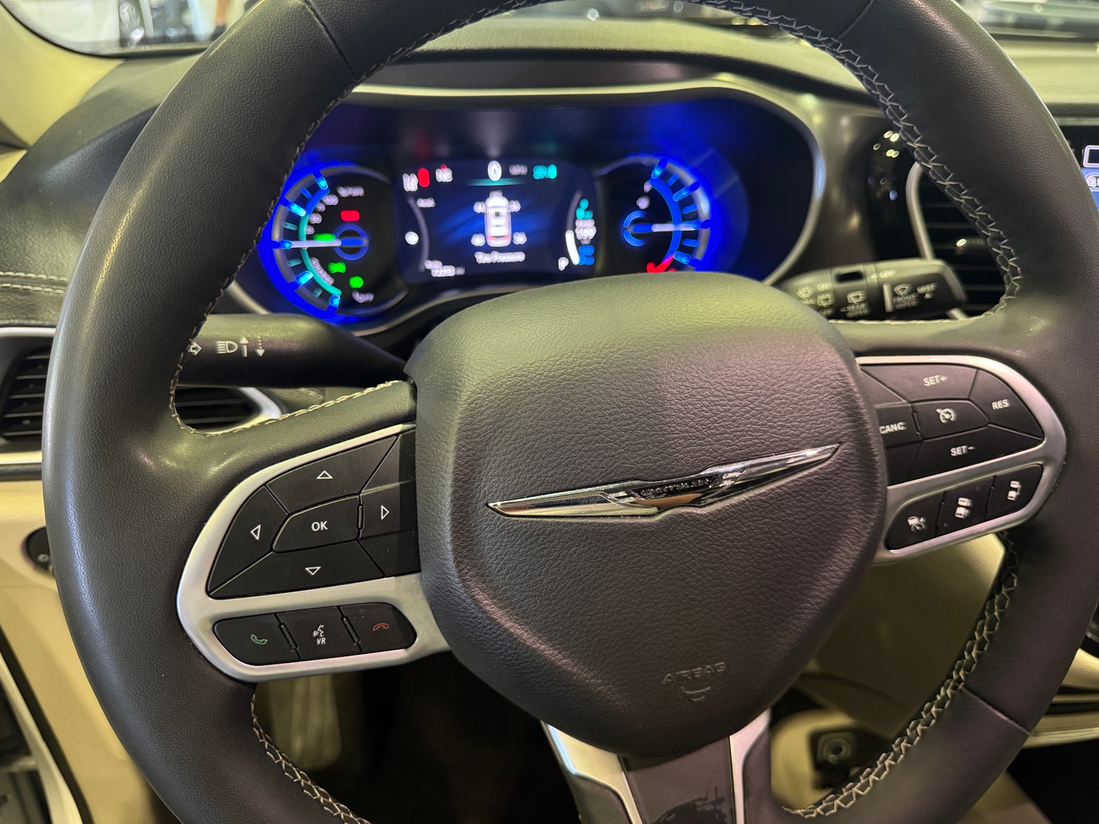 Thumbnail: 2024 Chrysler Pacifica - 4