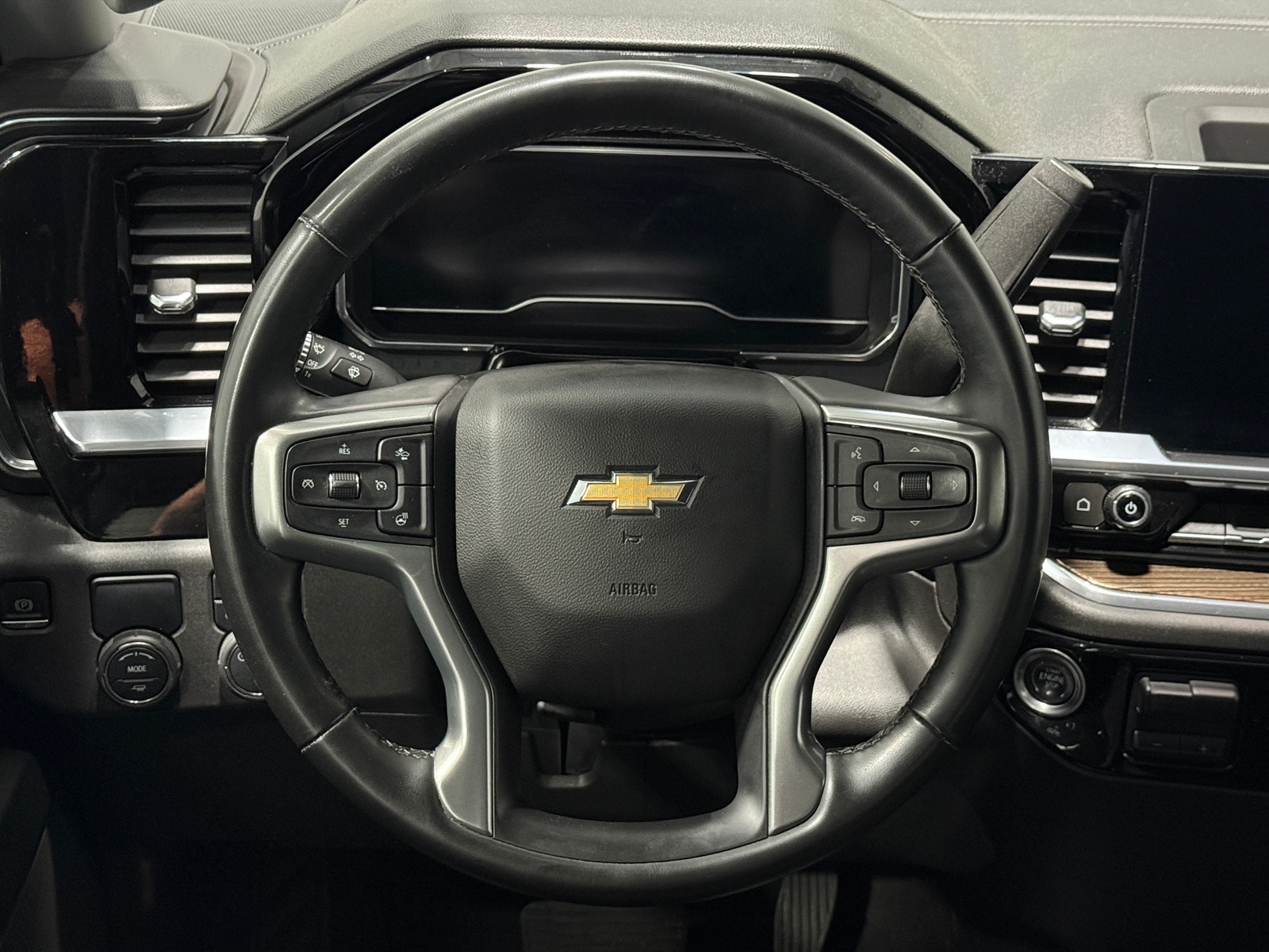 Thumbnail: 2025 Chevrolet Silverado 1500 - 5