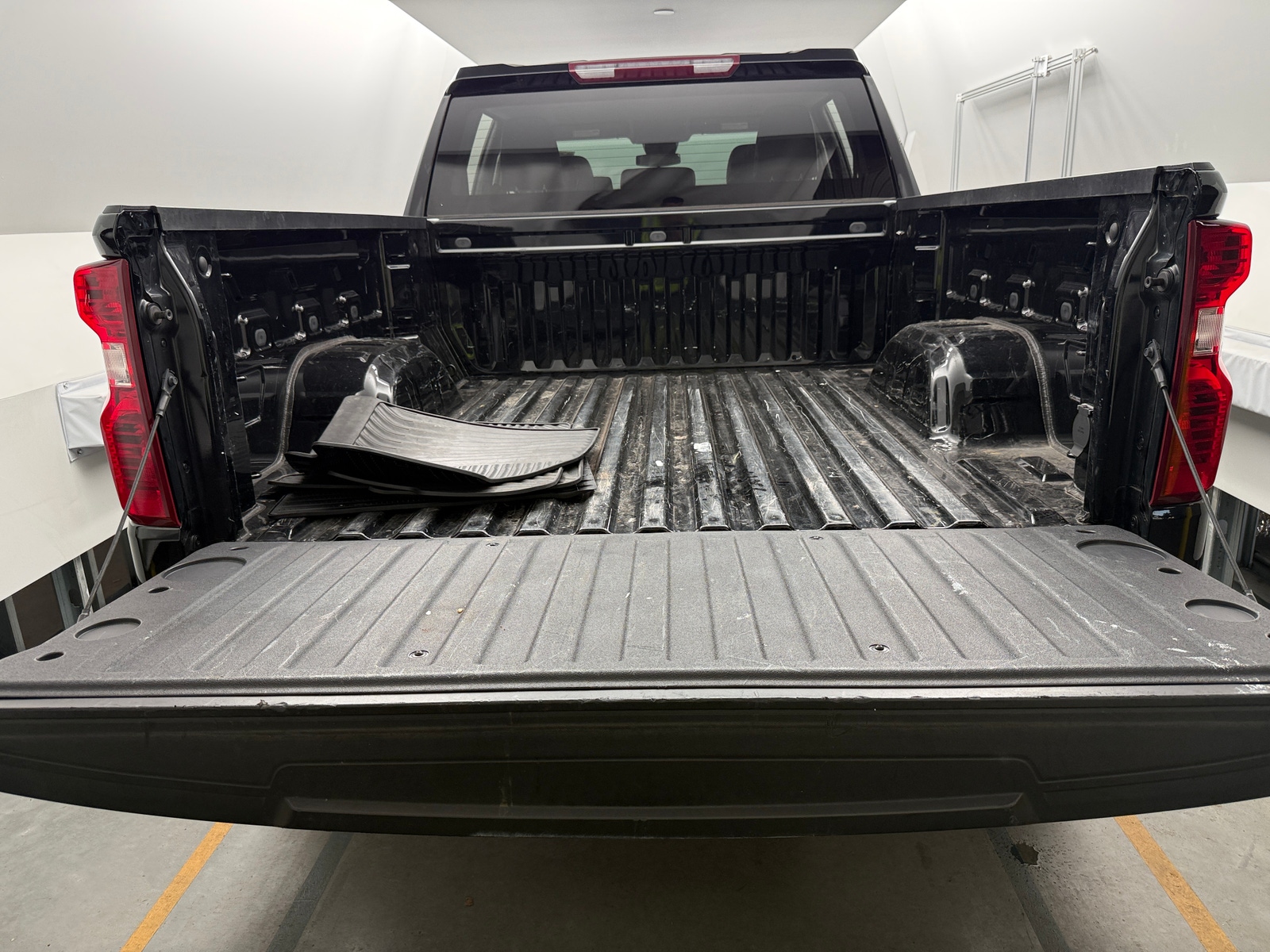 Thumbnail: 2023 Chevrolet Silverado 1500 - 7