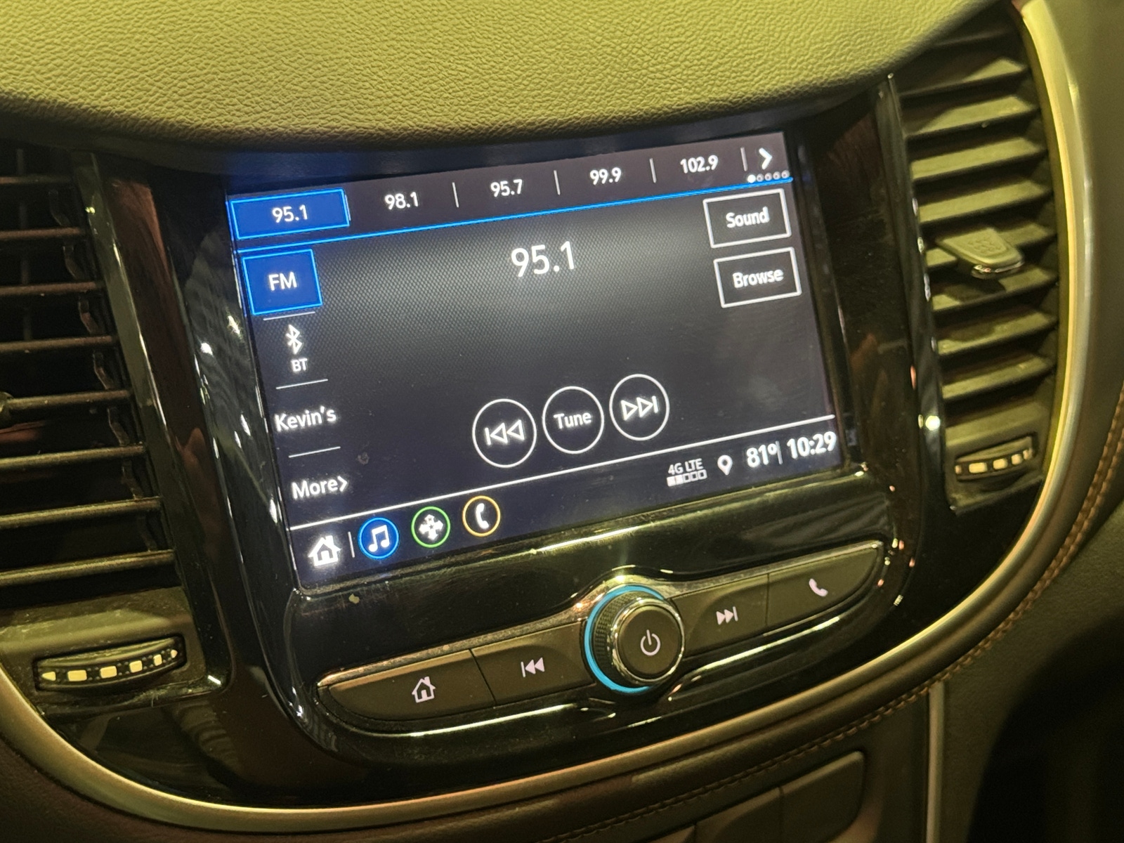 Thumbnail: 2018 Chevrolet Trax - 4