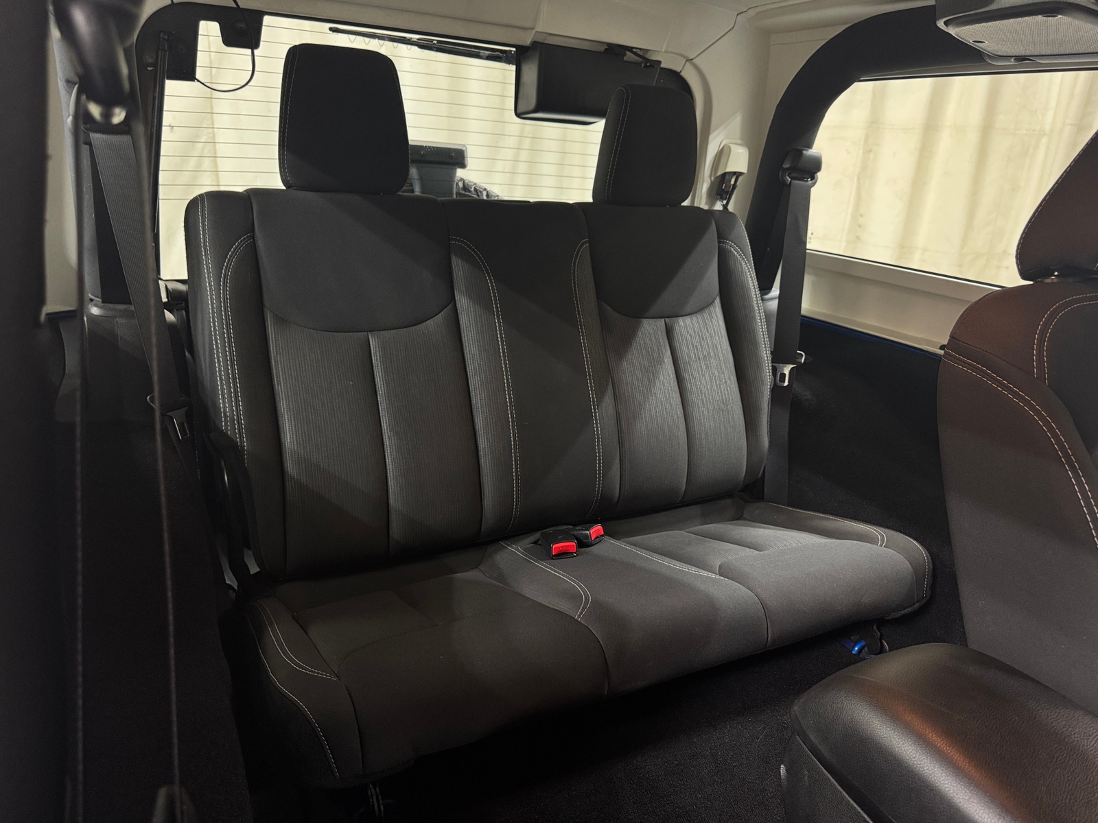 Thumbnail: 2016 Jeep Wrangler - 6