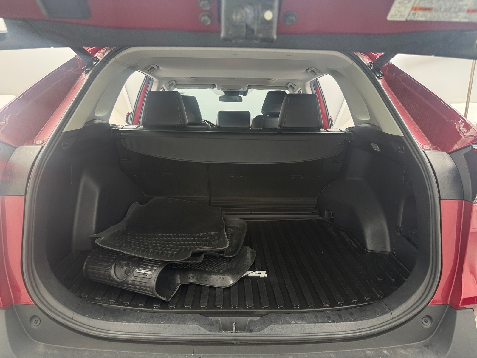 Thumbnail: 2021 Toyota RAV4 - 6