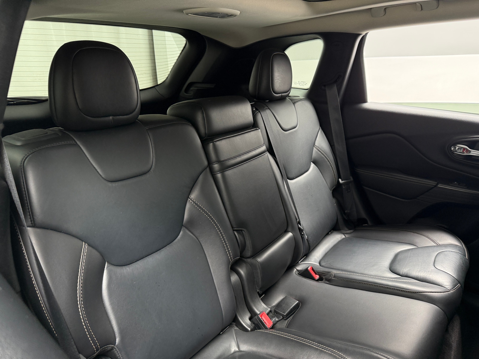 Thumbnail: 2016 Jeep Cherokee - 5