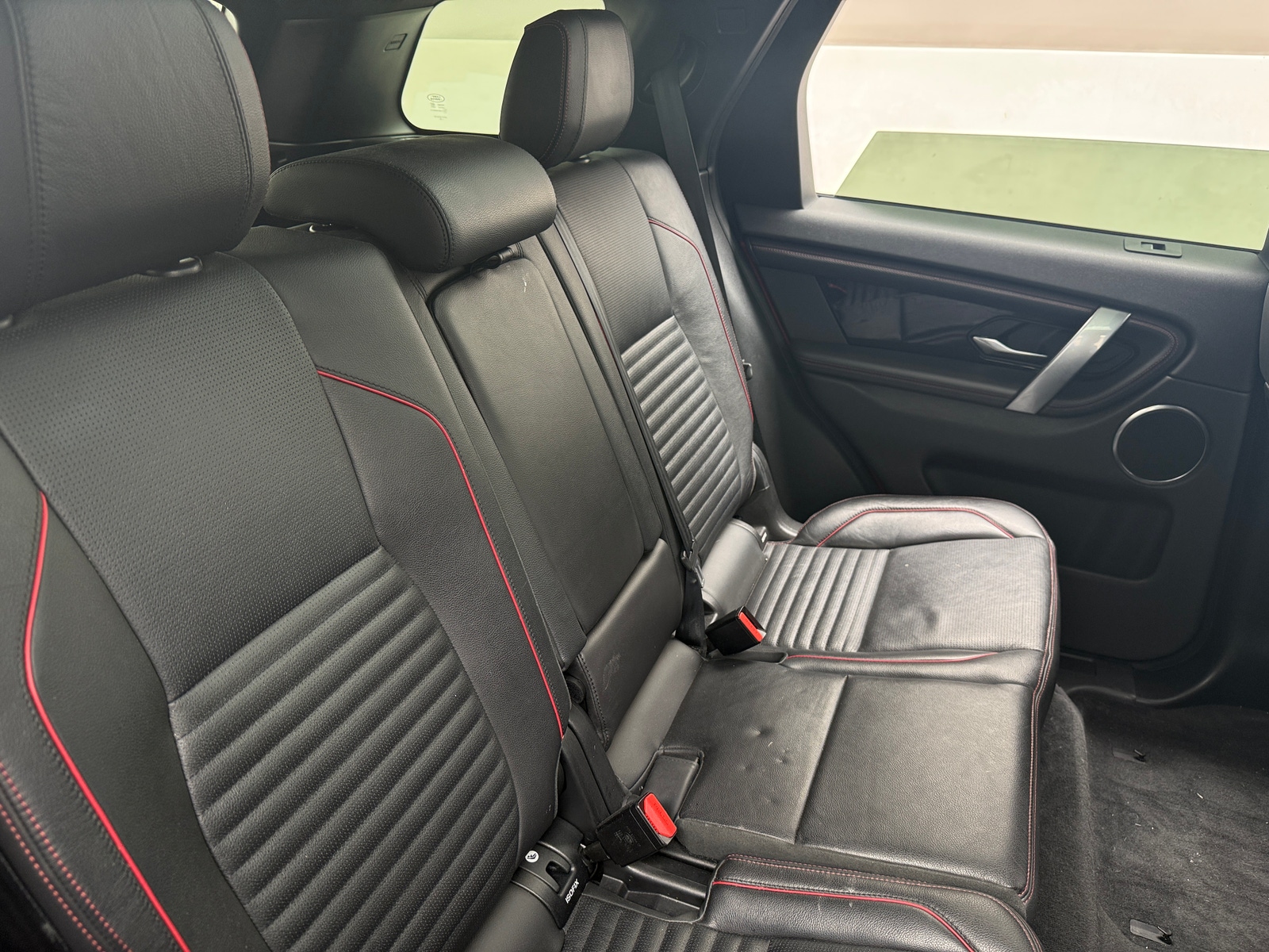 Thumbnail: 2020 Land Rover Discovery Sport - 5
