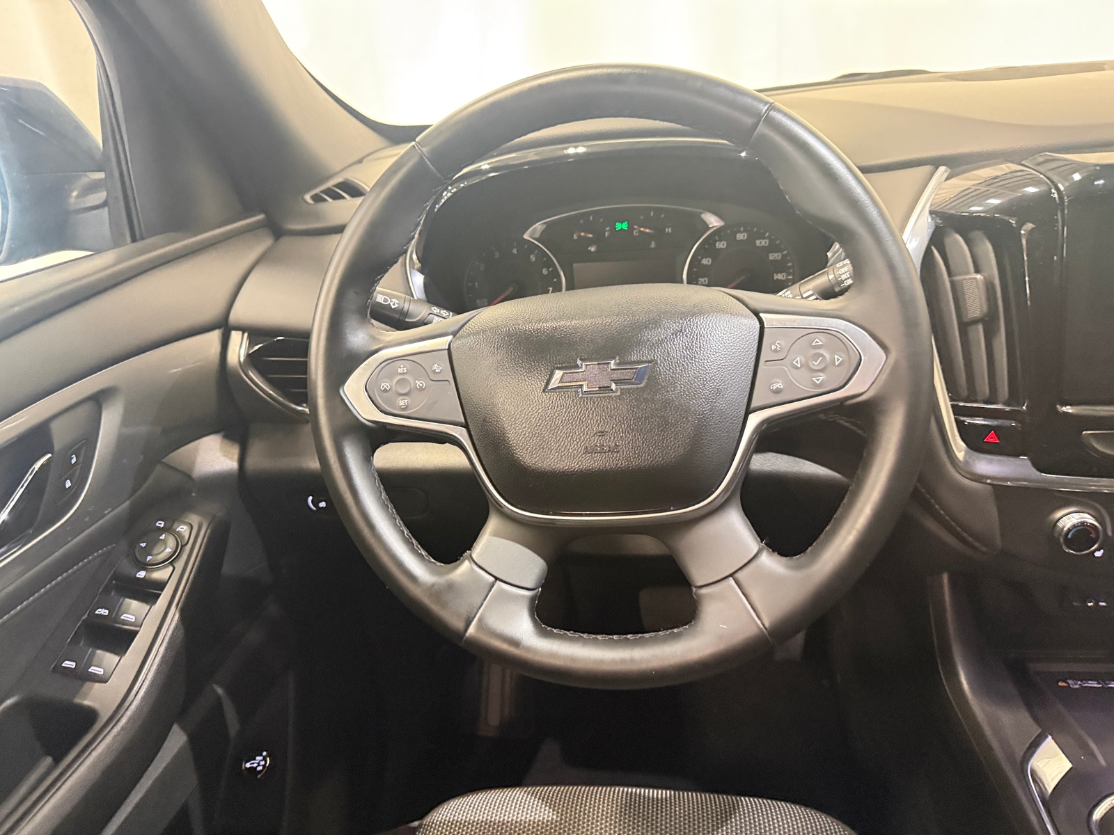 Thumbnail: 2023 Chevrolet Traverse - 5
