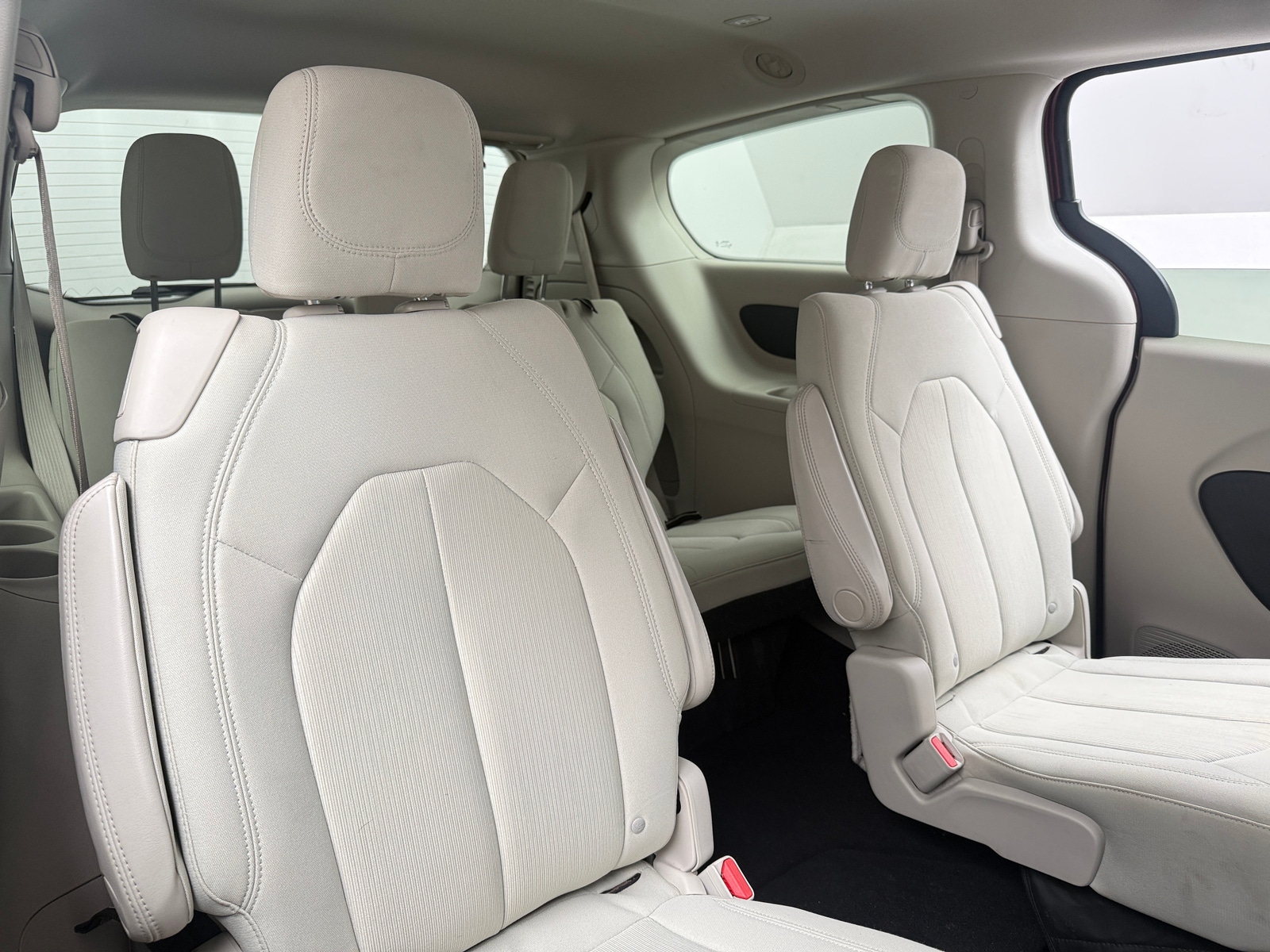 Thumbnail: 2017 Chrysler Pacifica - 6
