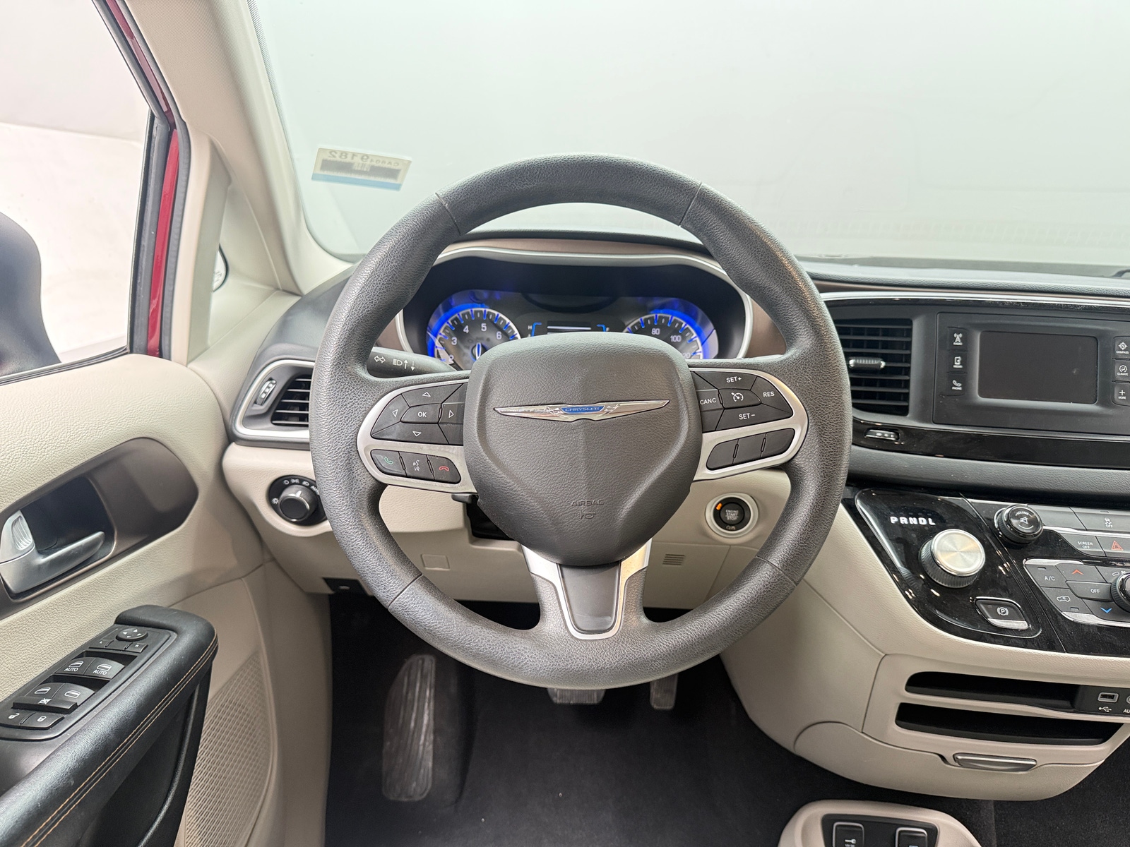 Thumbnail: 2017 Chrysler Pacifica - 5