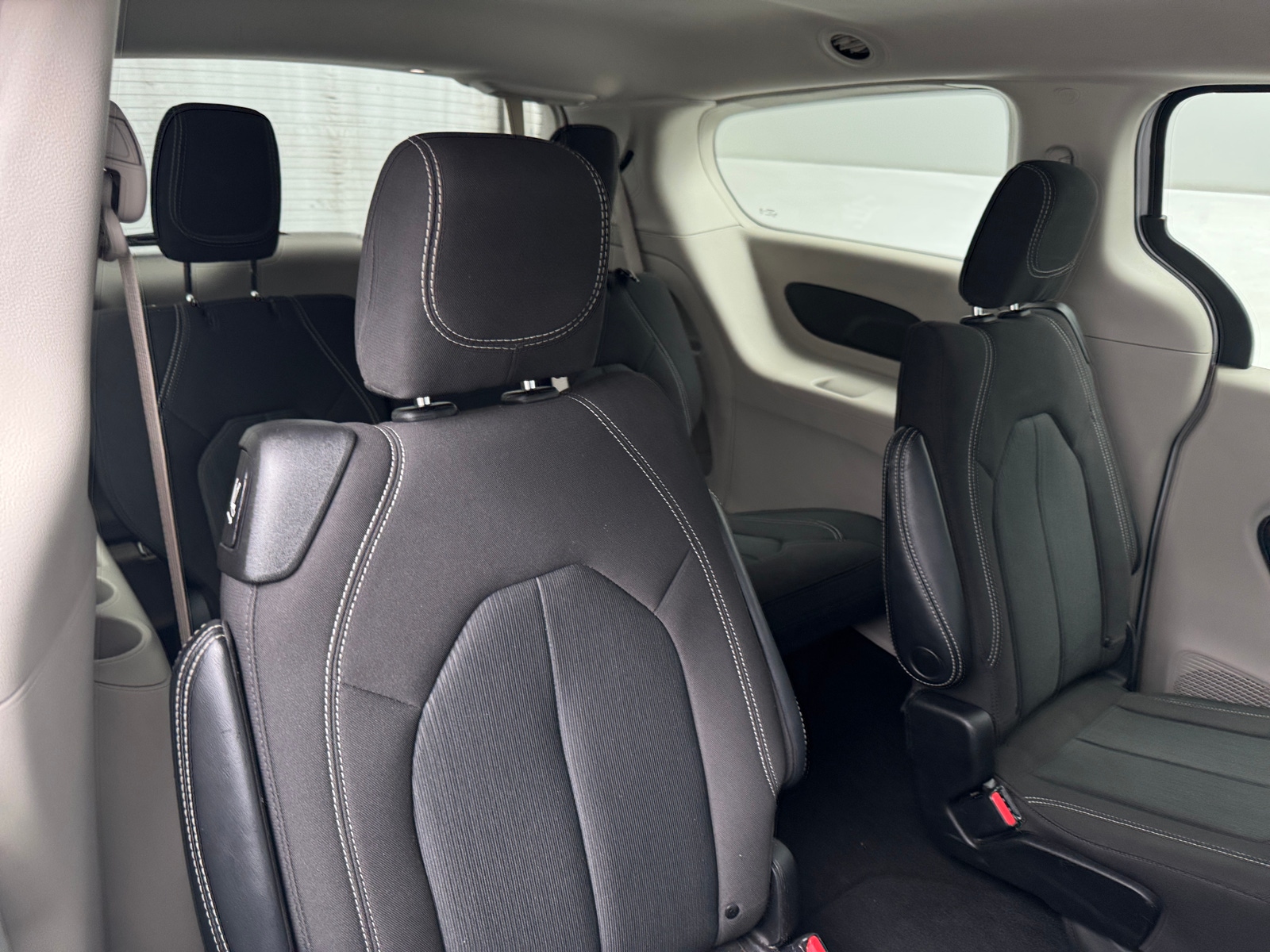 Thumbnail: 2023 Chrysler Voyager - 6