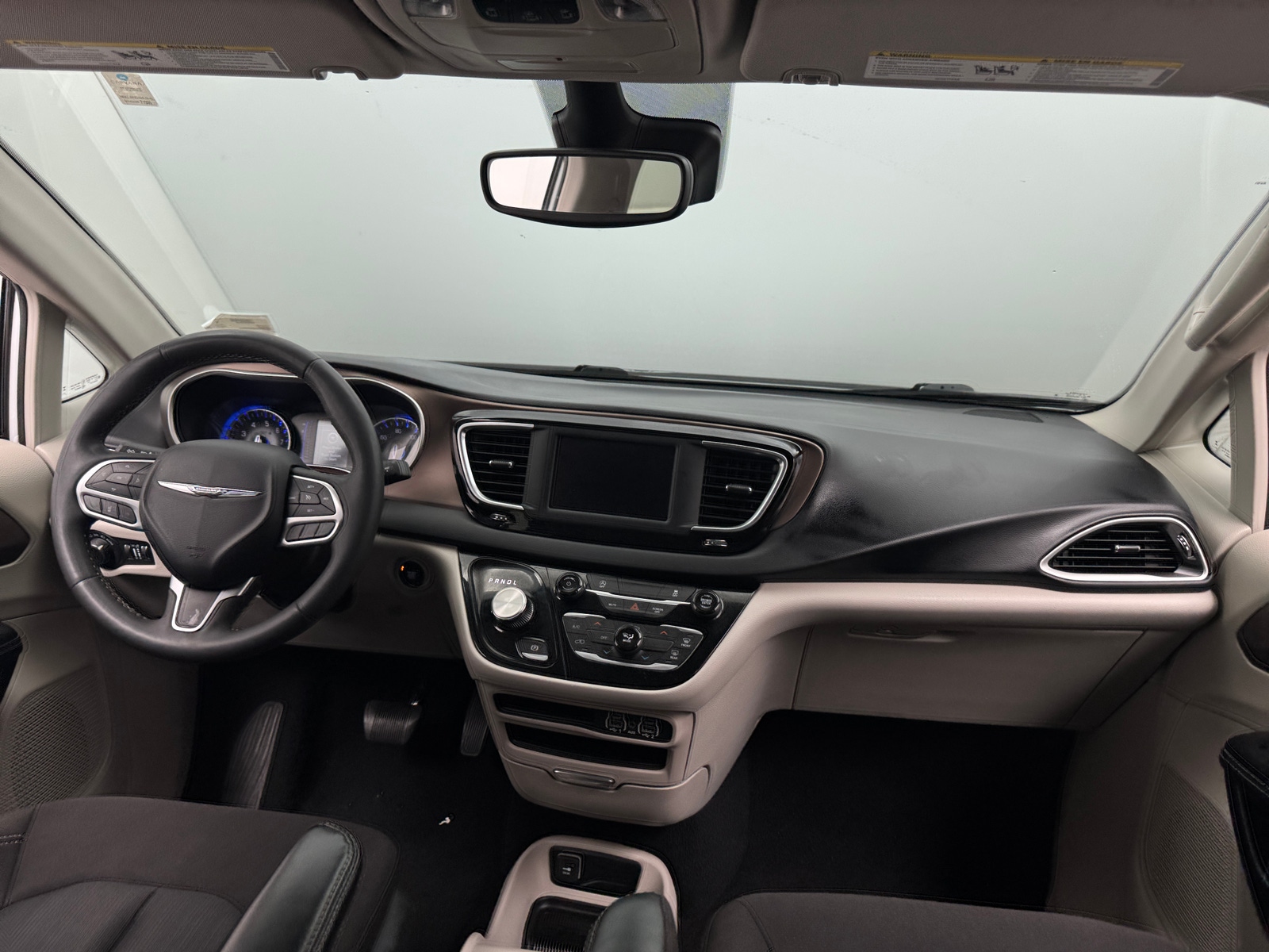 Thumbnail: 2023 Chrysler Voyager - 3