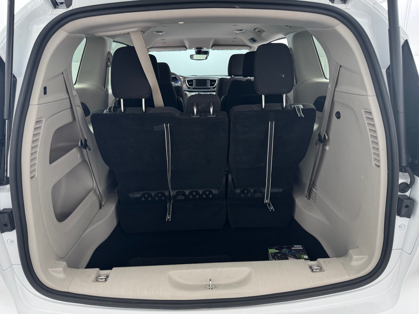 Thumbnail: 2023 Chrysler Voyager - 7