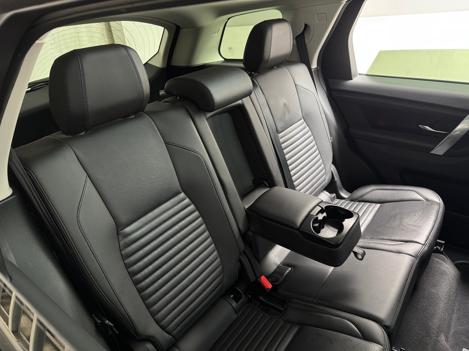 Thumbnail: 2023 Land Rover Discovery Sport - 5