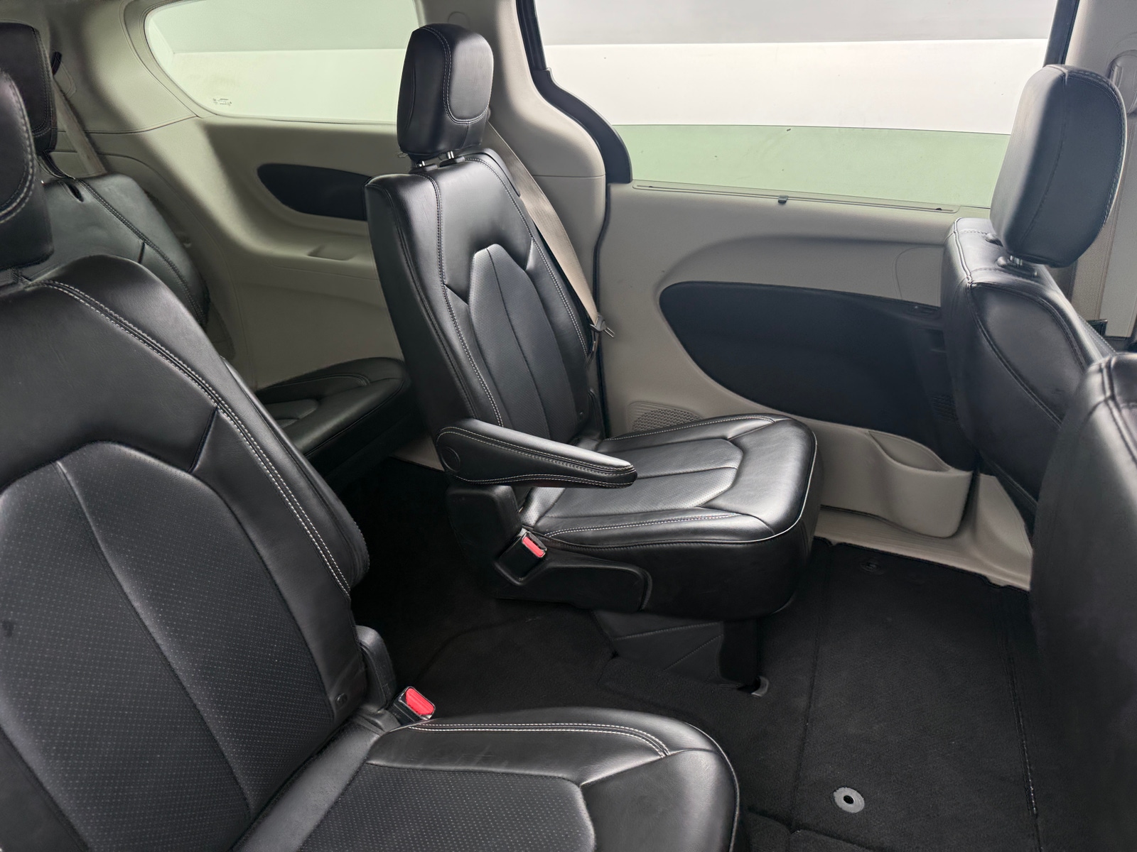 Thumbnail: 2023 Chrysler Pacifica - 5