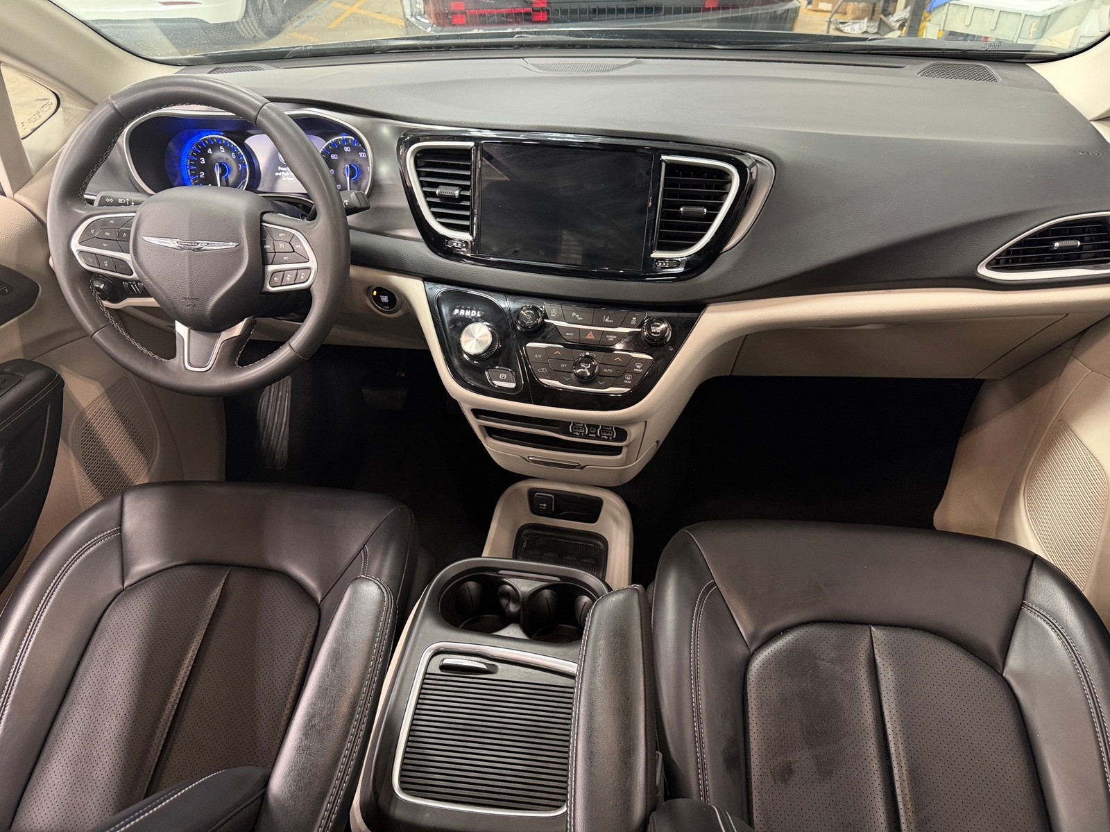 Thumbnail: 2023 Chrysler Pacifica - 2