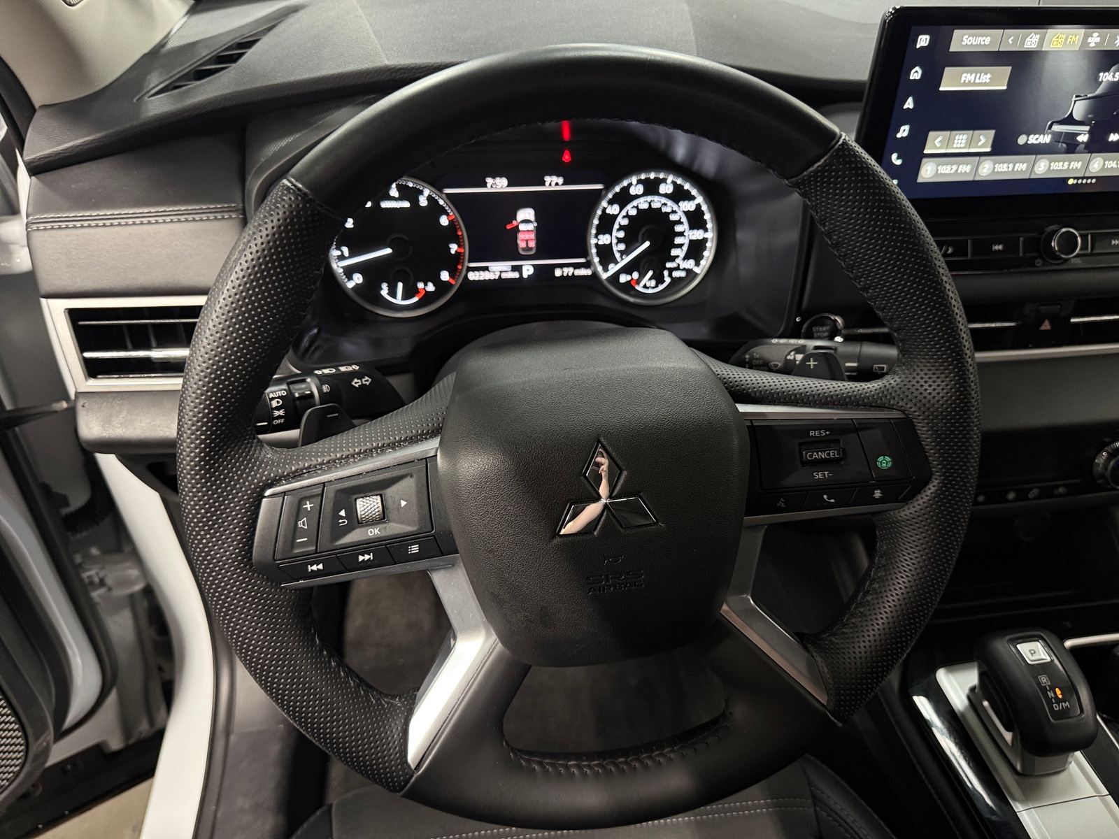 Thumbnail: 2025 Mitsubishi Outlander - 5
