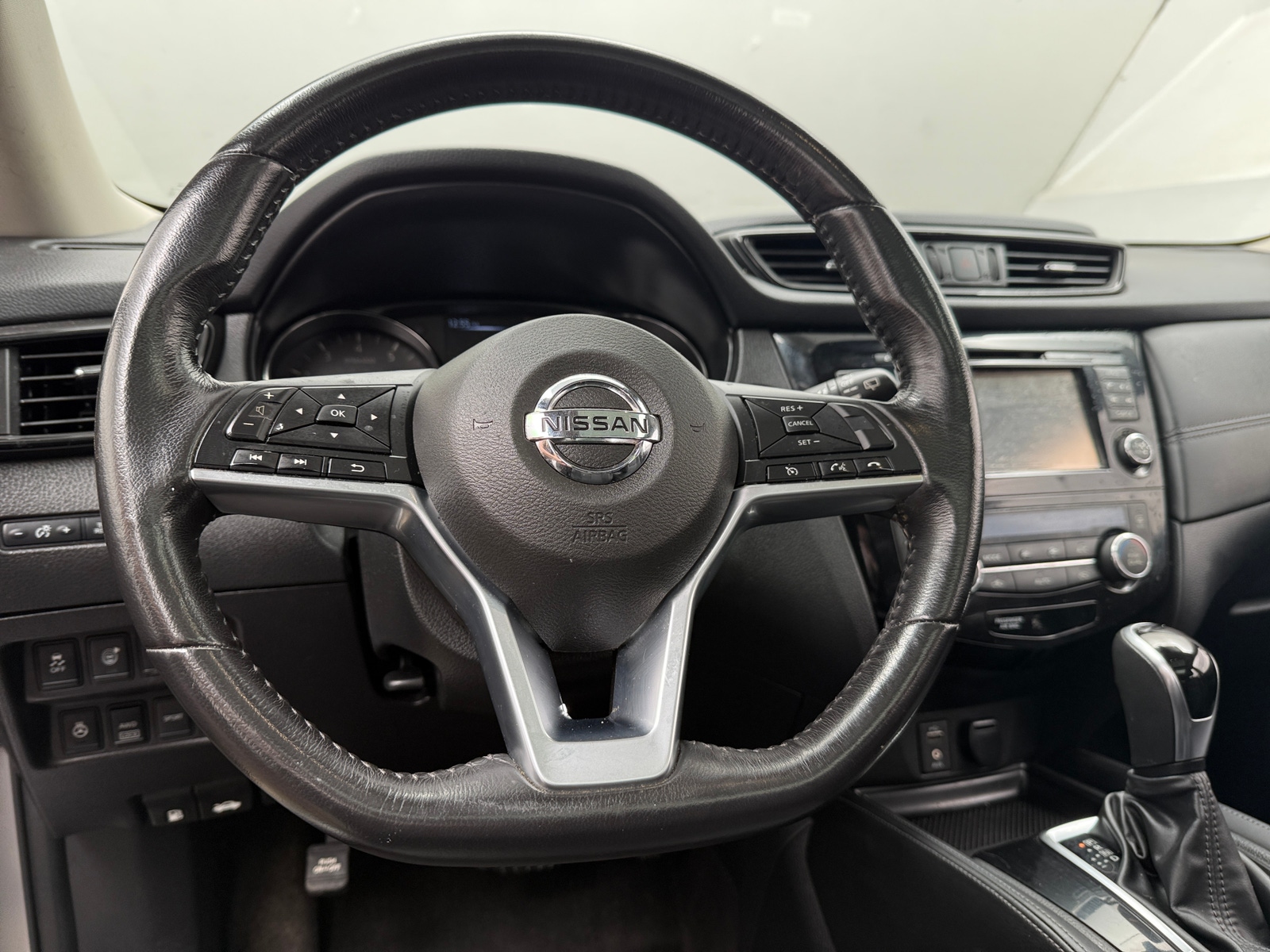 Thumbnail: 2017 Nissan Rogue - 4