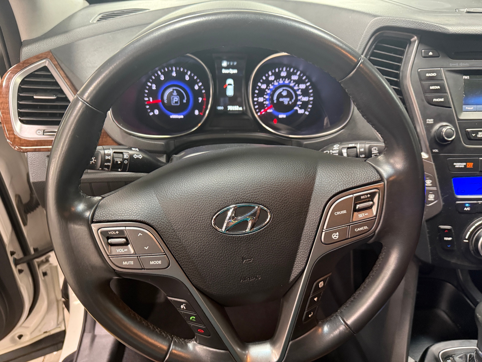 Thumbnail: 2015 Hyundai Santa Fe - 4