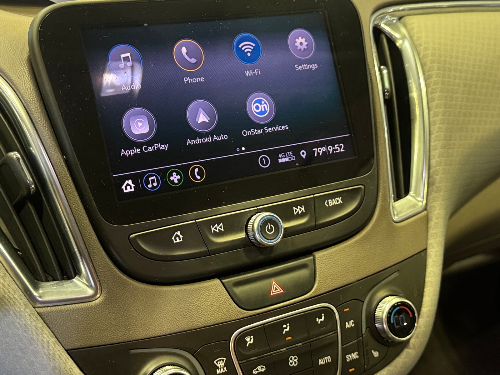 Thumbnail: 2019 Chevrolet Malibu - 4
