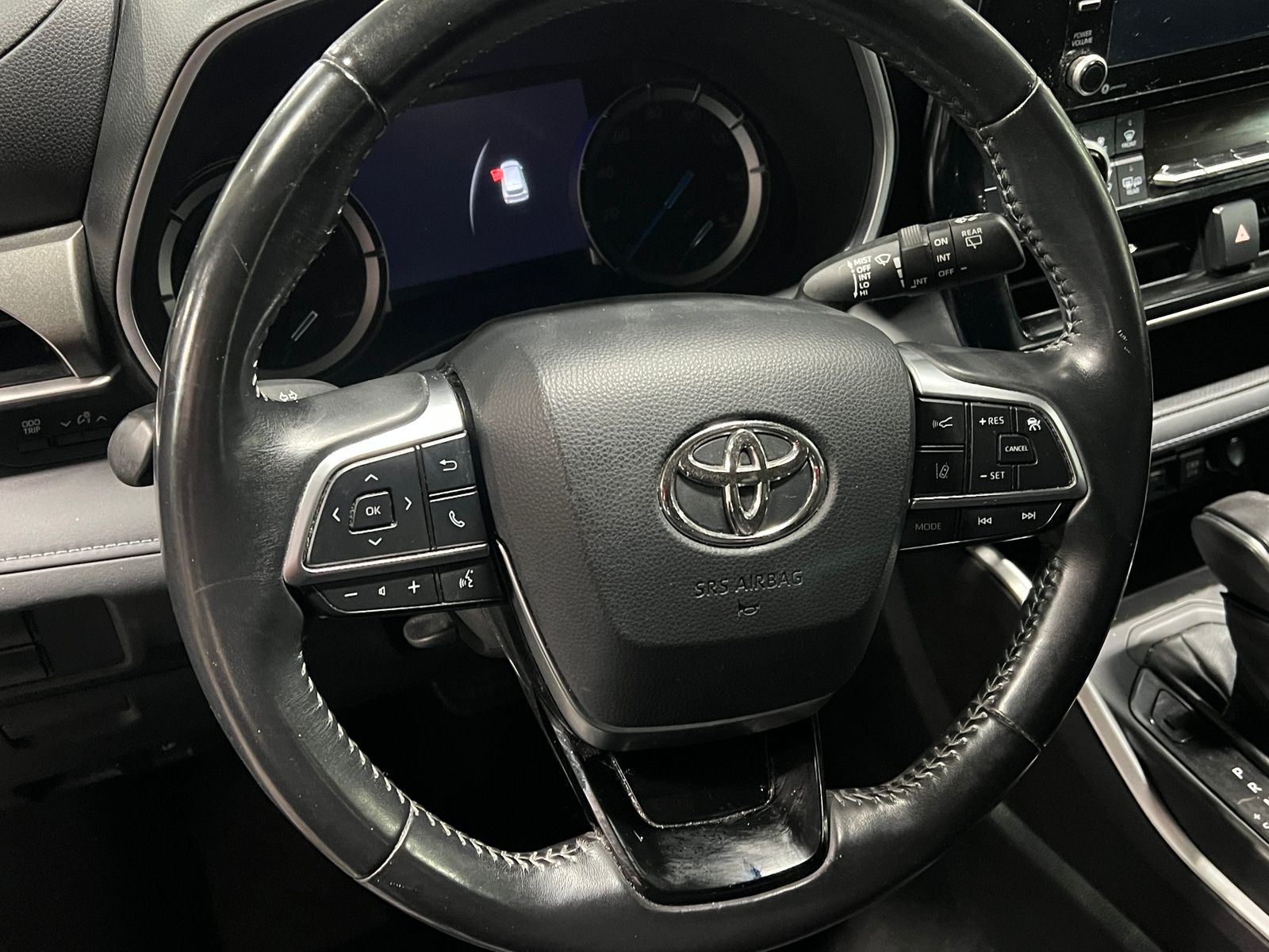 Thumbnail: 2021 Toyota Highlander - 4