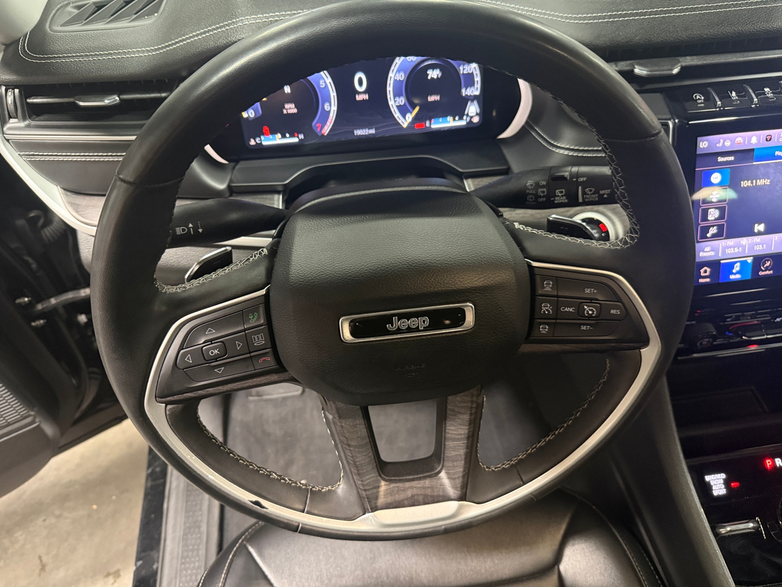 Thumbnail: 2023 Jeep Grand Cherokee - 4