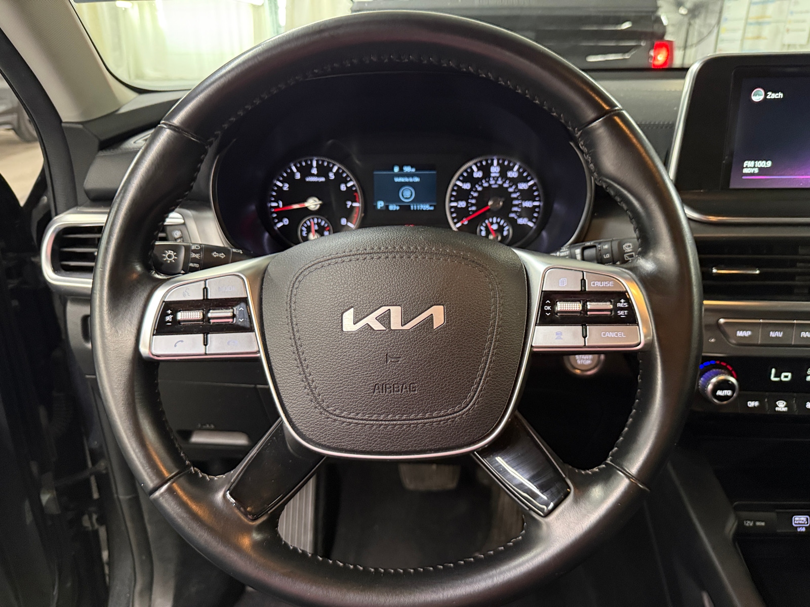 Thumbnail: 2022 Kia Telluride - 5