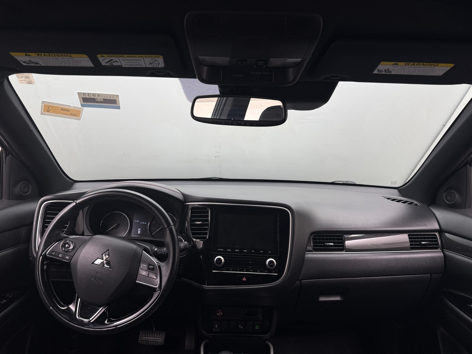 Thumbnail: 2020 Mitsubishi Outlander - 3