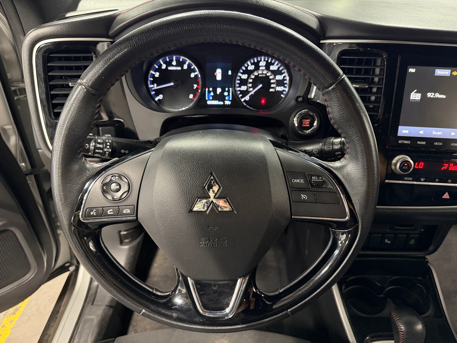 Thumbnail: 2020 Mitsubishi Outlander - 5