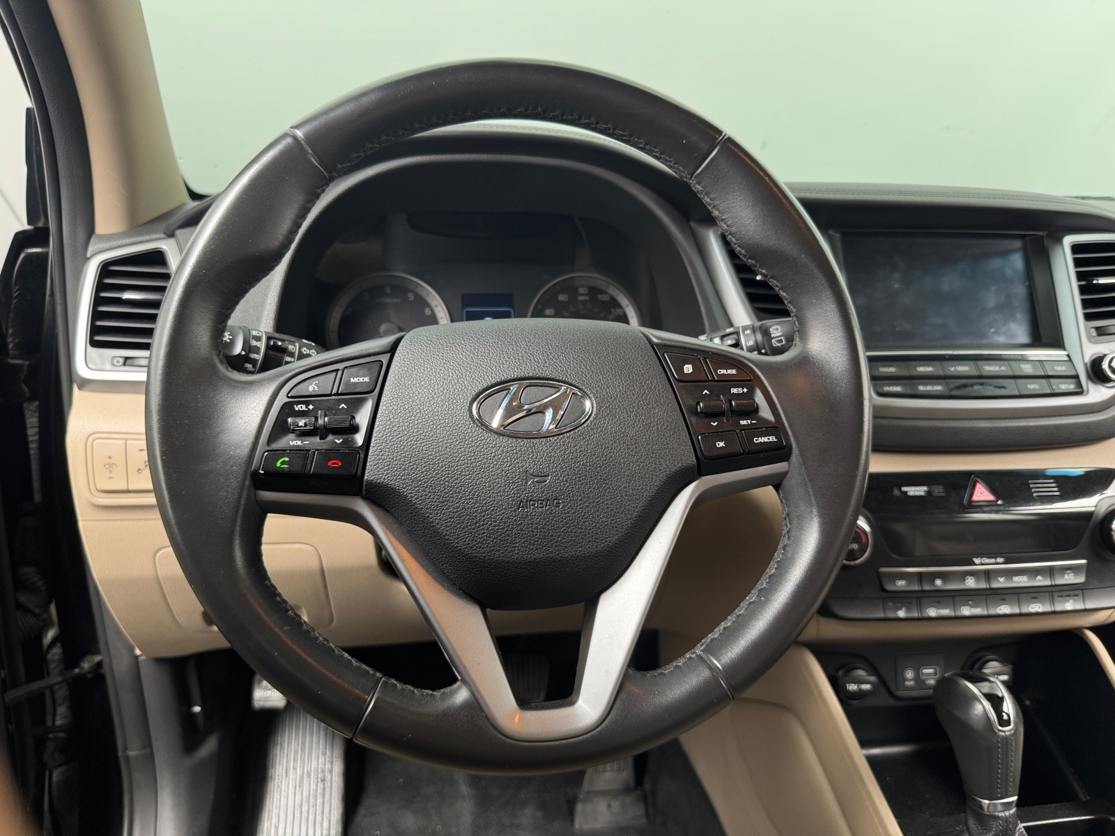 Thumbnail: 2017 Hyundai Tucson - 4