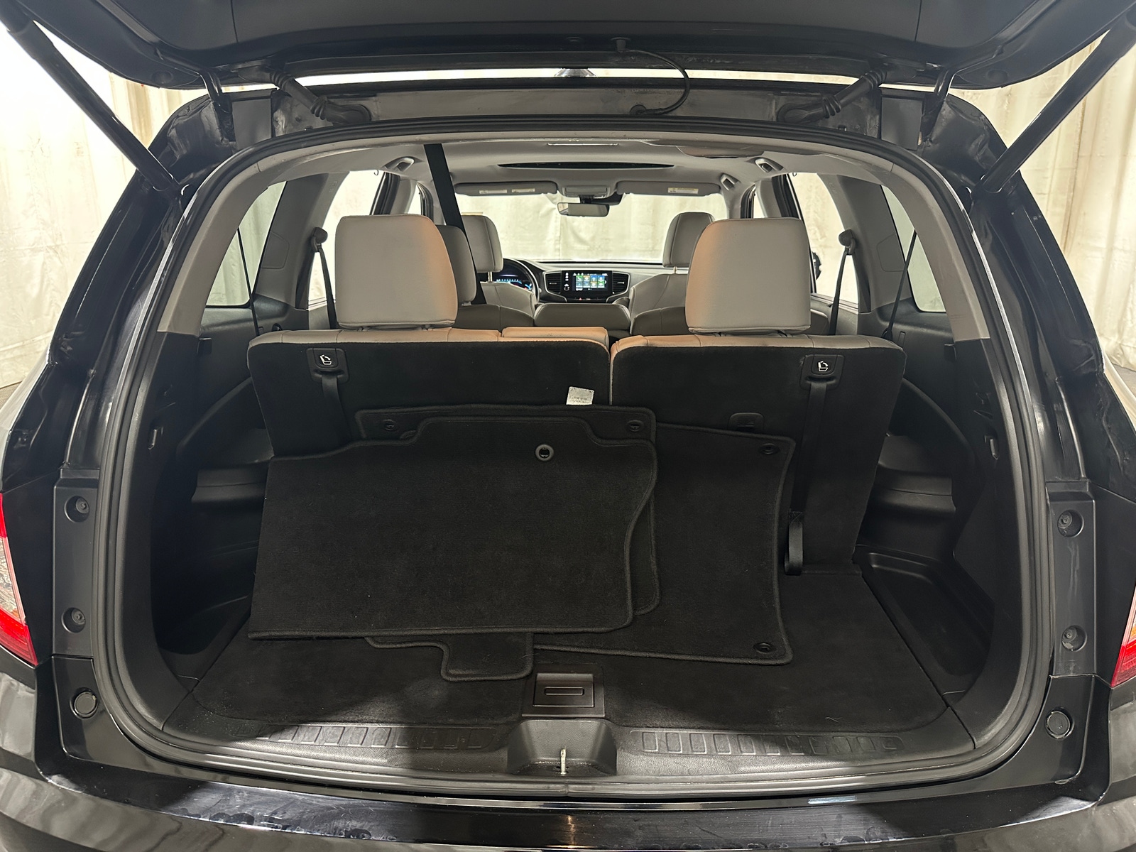 Thumbnail: 2019 Honda Pilot - 6