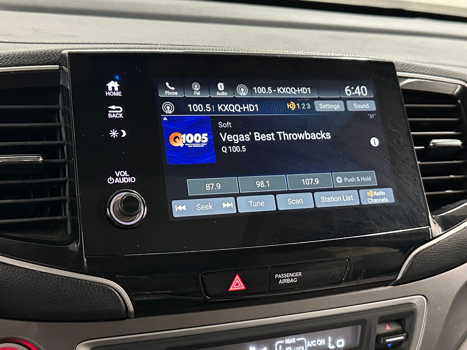 Thumbnail: 2019 Honda Pilot - 3