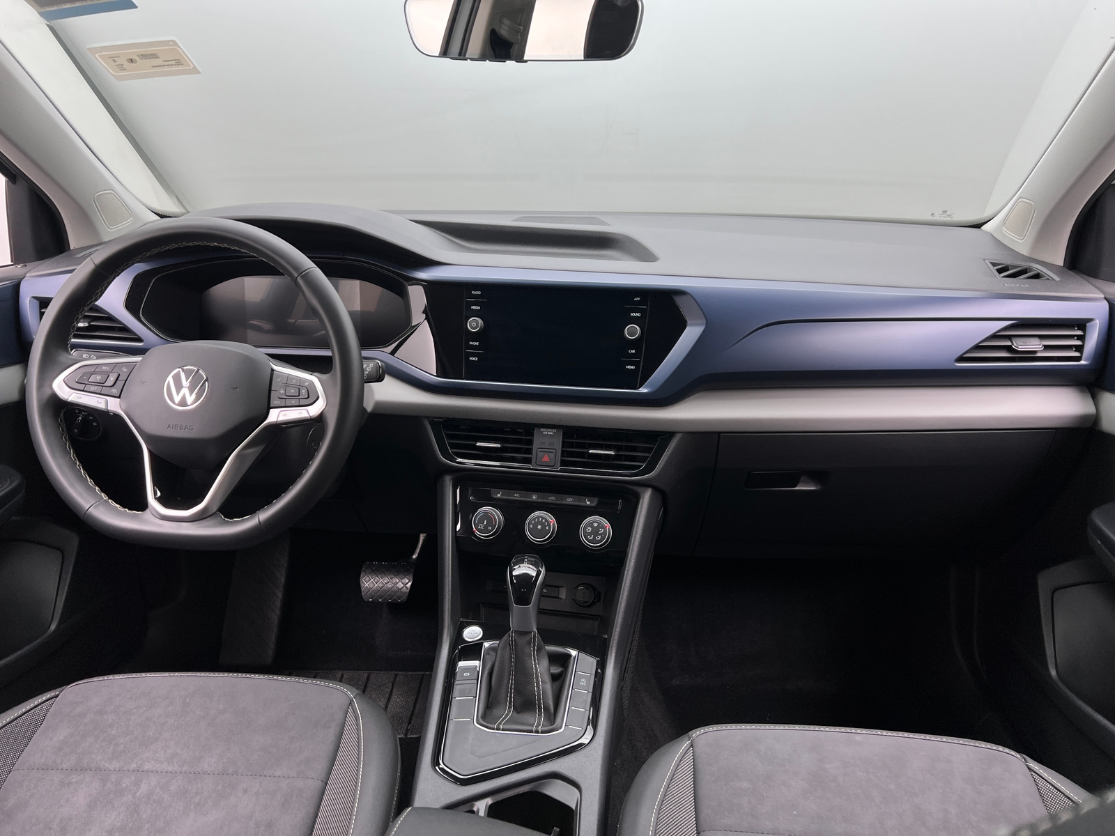 Thumbnail: 2023 Volkswagen Taos - 2