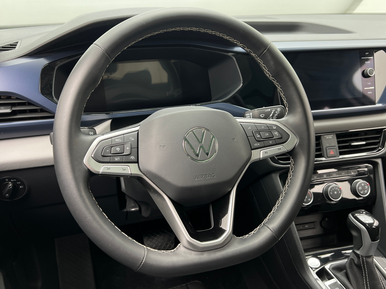 Thumbnail: 2023 Volkswagen Taos - 4