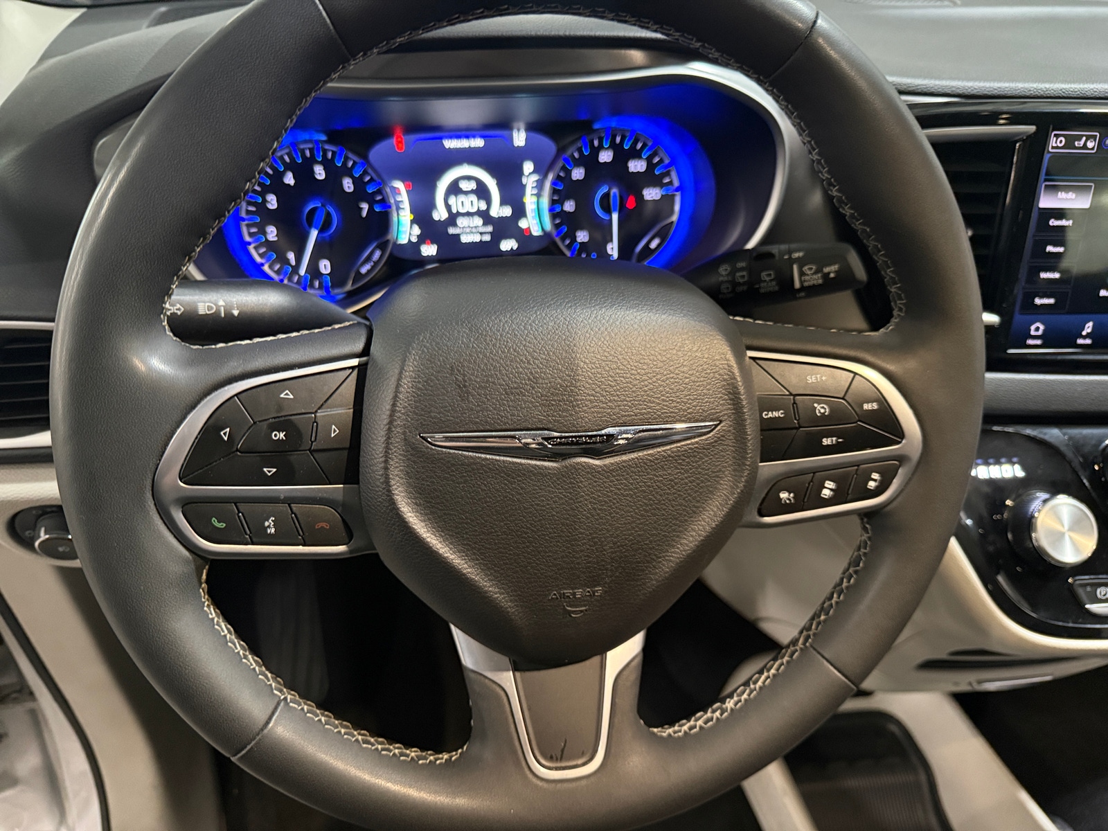 Thumbnail: 2024 Chrysler Pacifica - 4