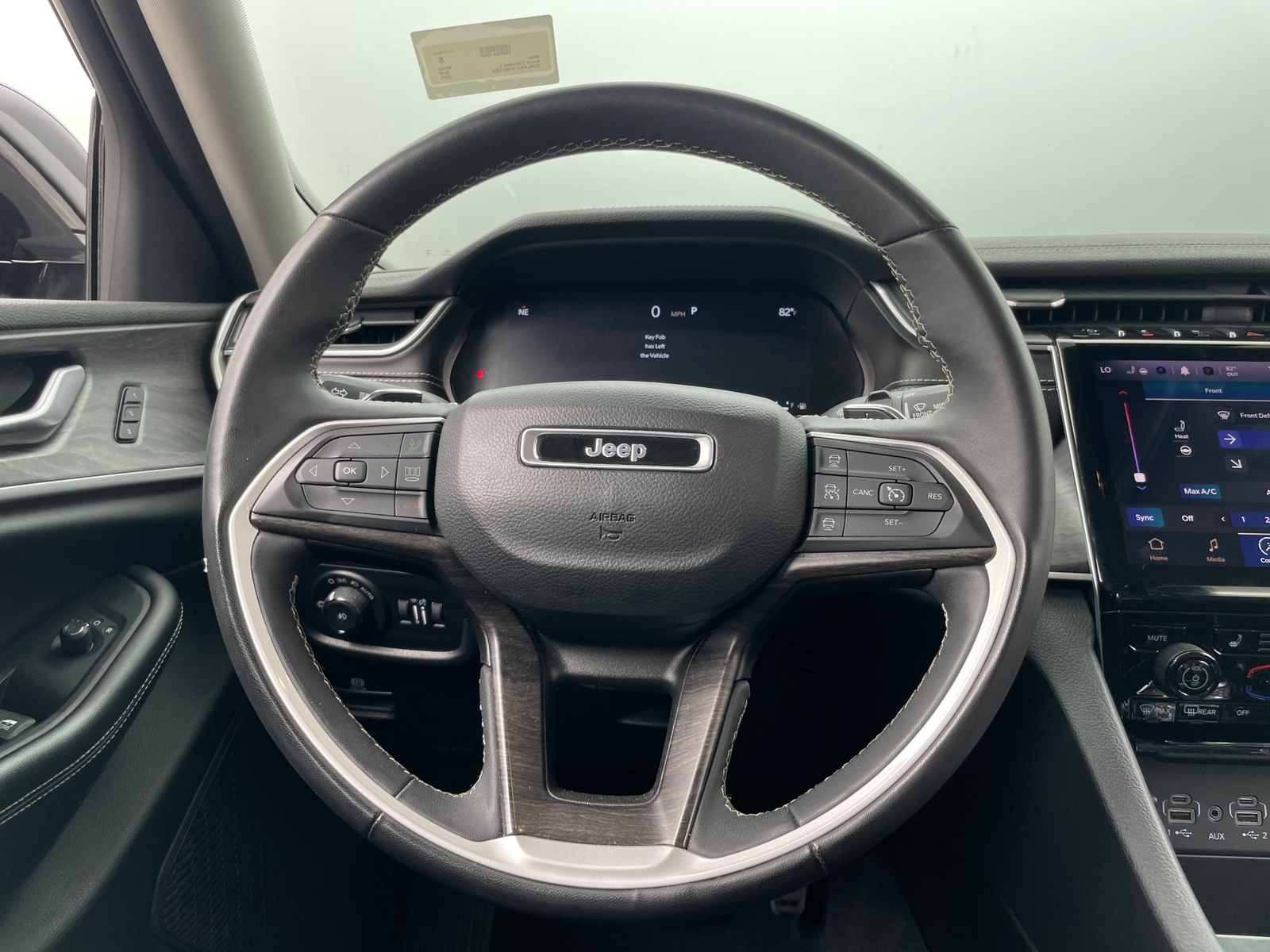 Thumbnail: 2023 Jeep Grand Cherokee L - 4