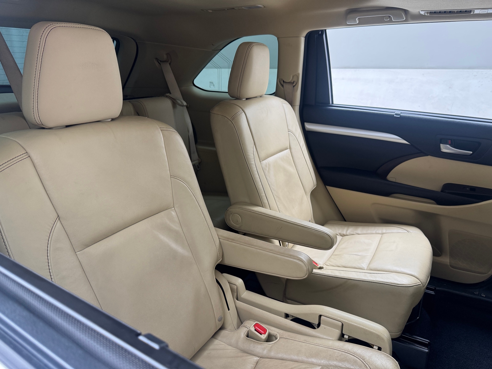 Thumbnail: 2015 Toyota Highlander - 5