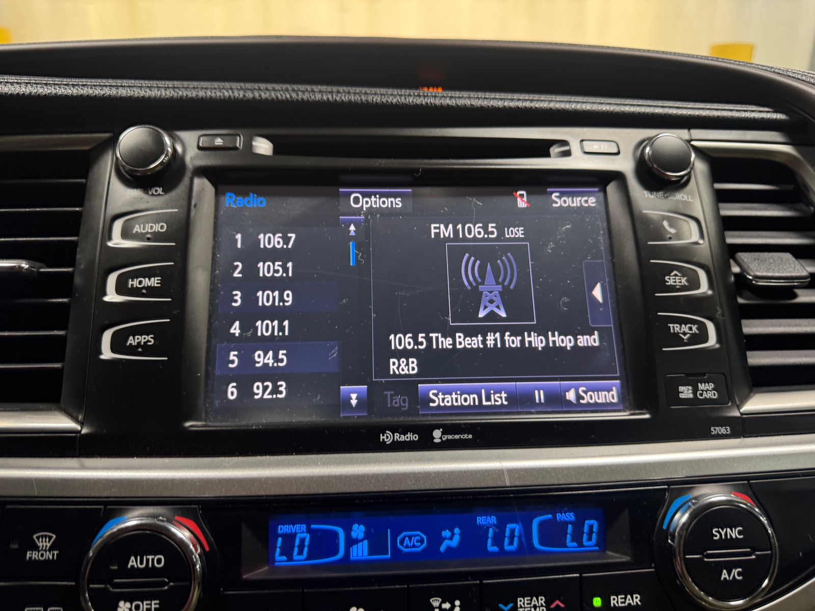 Thumbnail: 2015 Toyota Highlander - 3