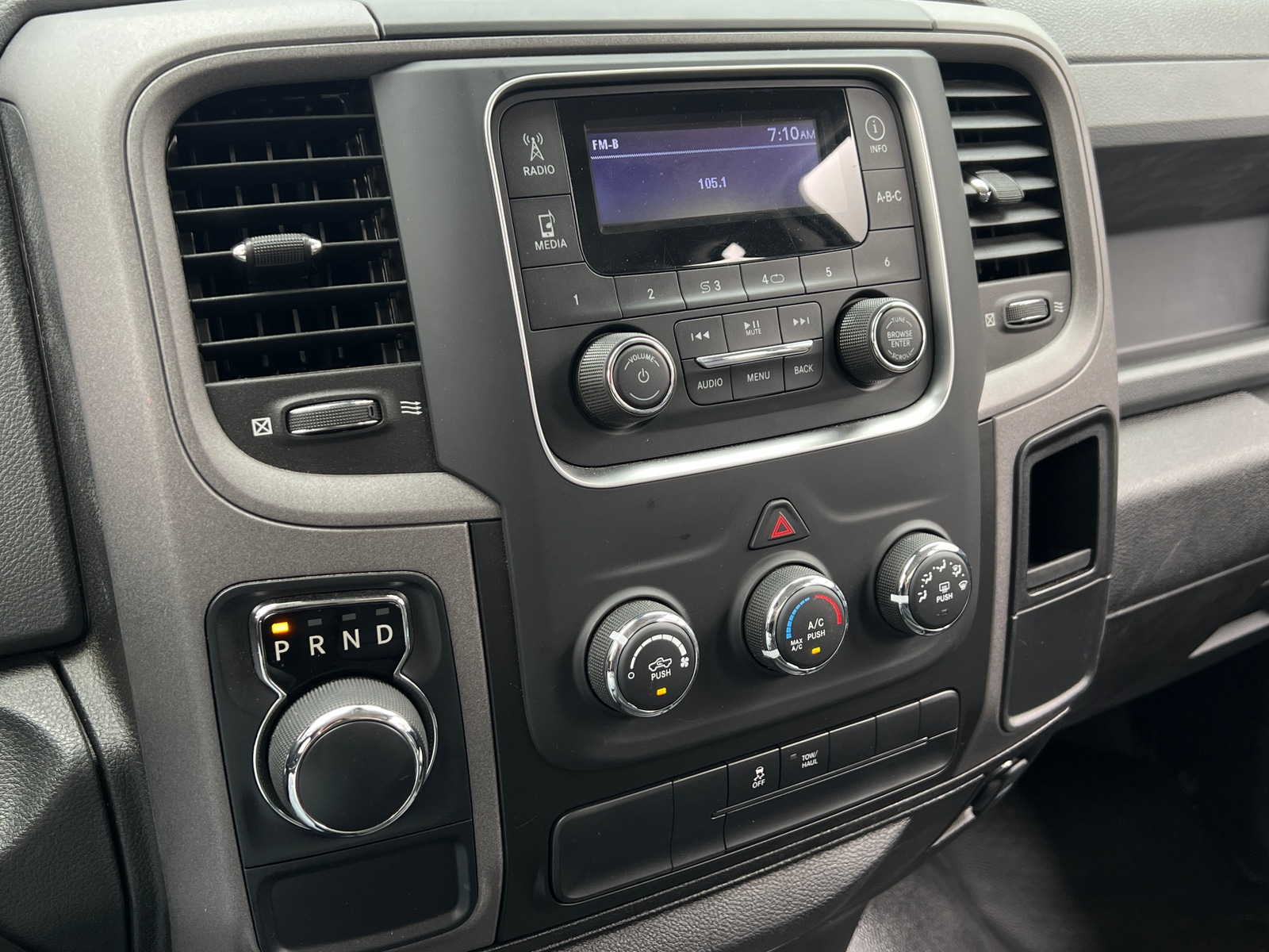 Thumbnail: 2019 RAM 1500 Classic - 4