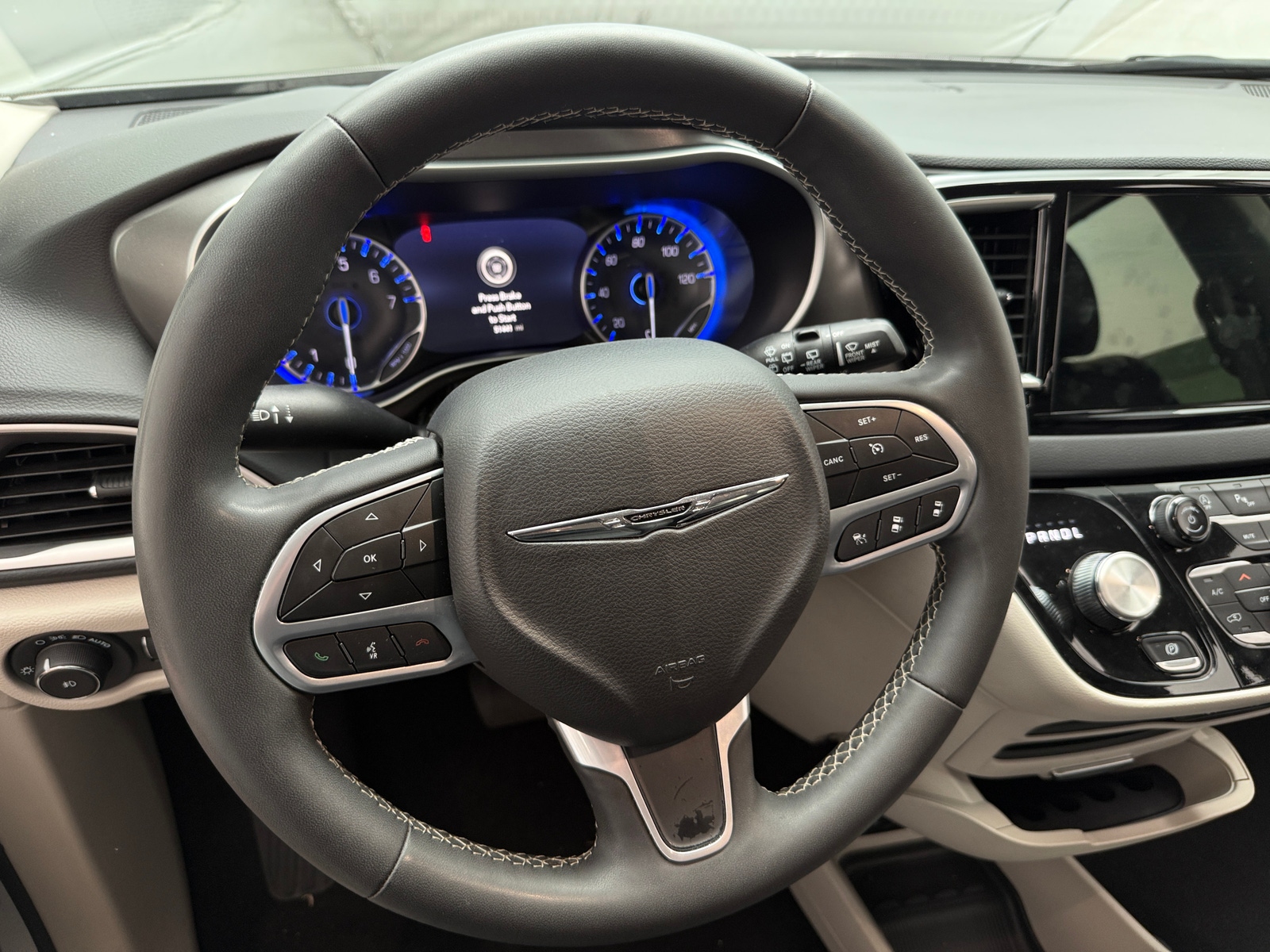 Thumbnail: 2024 Chrysler Pacifica - 4