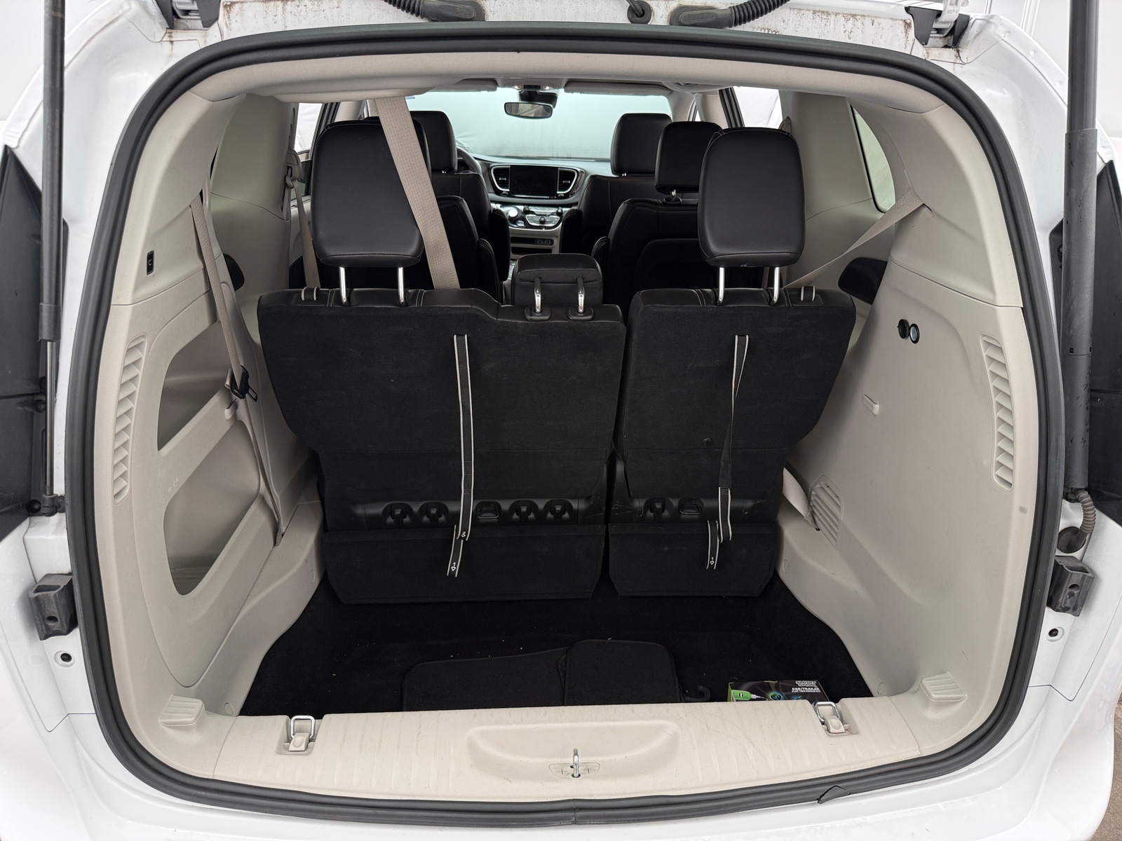 Thumbnail: 2024 Chrysler Pacifica - 6